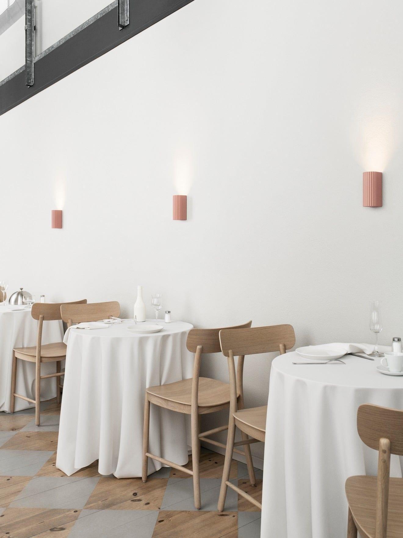 Lampa ścienna DONNA różowy Pholc Eye on Design