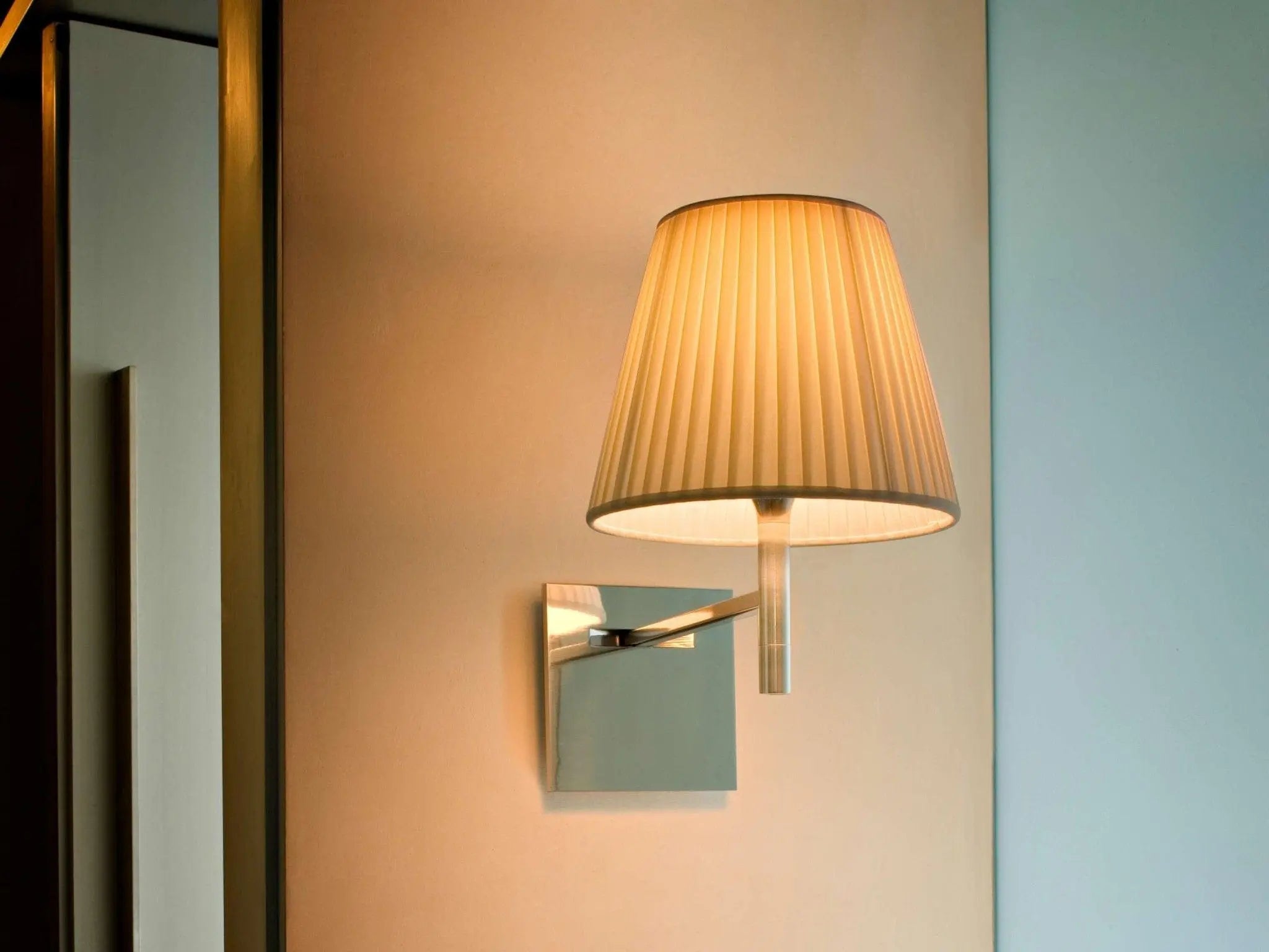 Lampa ścienna KTRIBE tkanina – styl nowoczesny