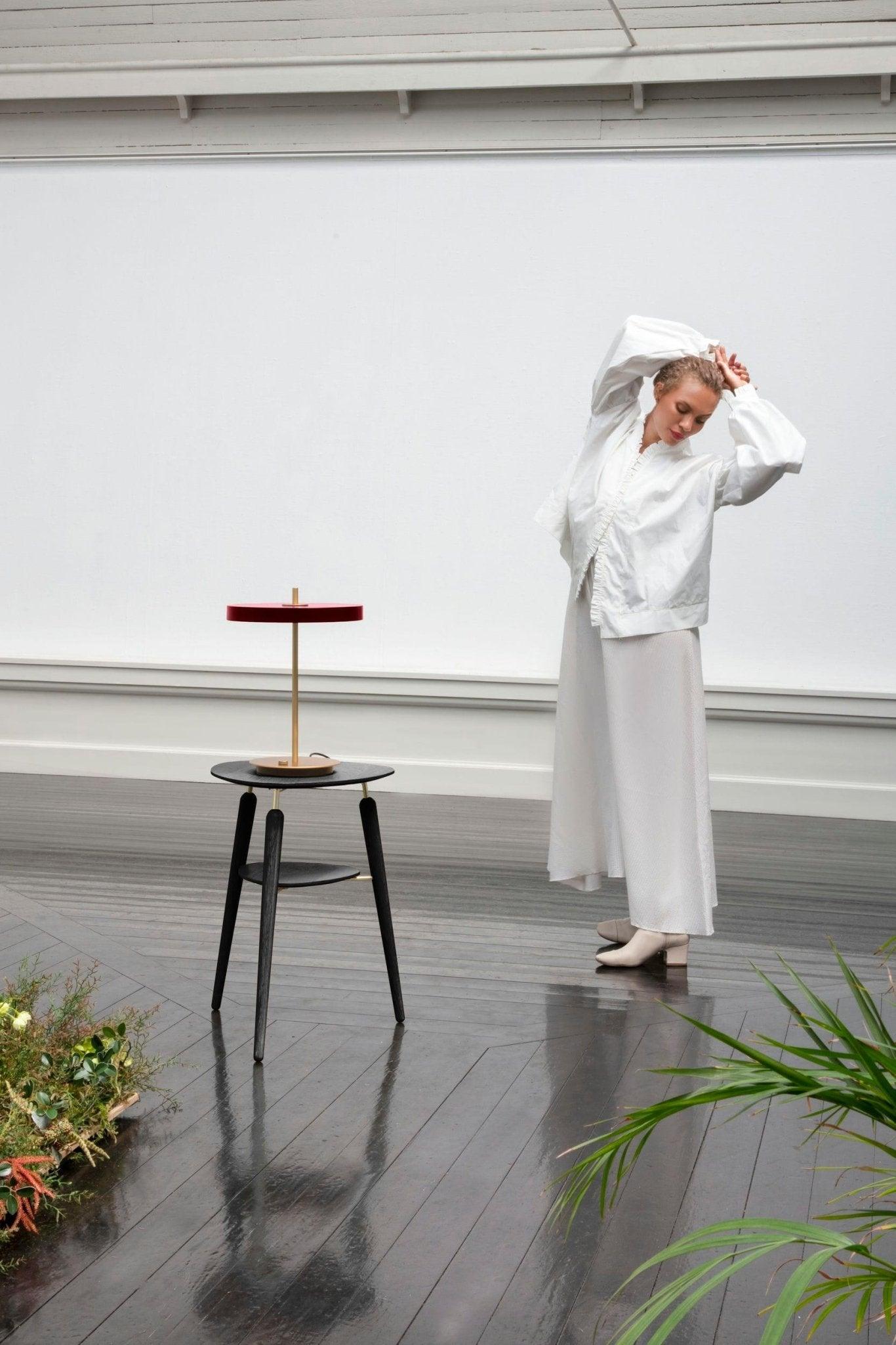 Lampa stołowa ASTERIA TABLE rubinowy UMAGE Eye on Design