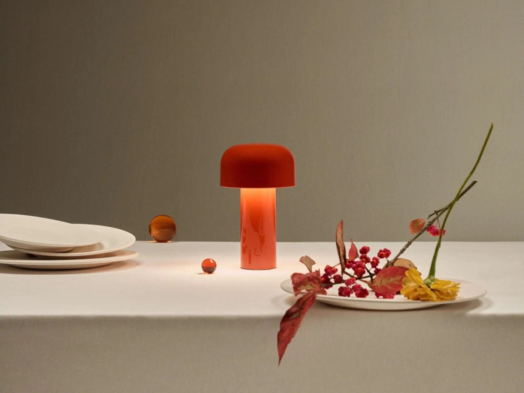 Lampa stołowa BELLHOP ceglasty – styl nowoczesny