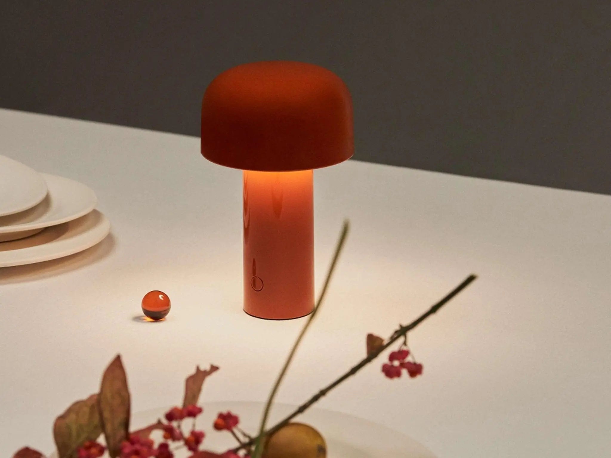 Lampa stołowa BELLHOP ceglasty – Flos