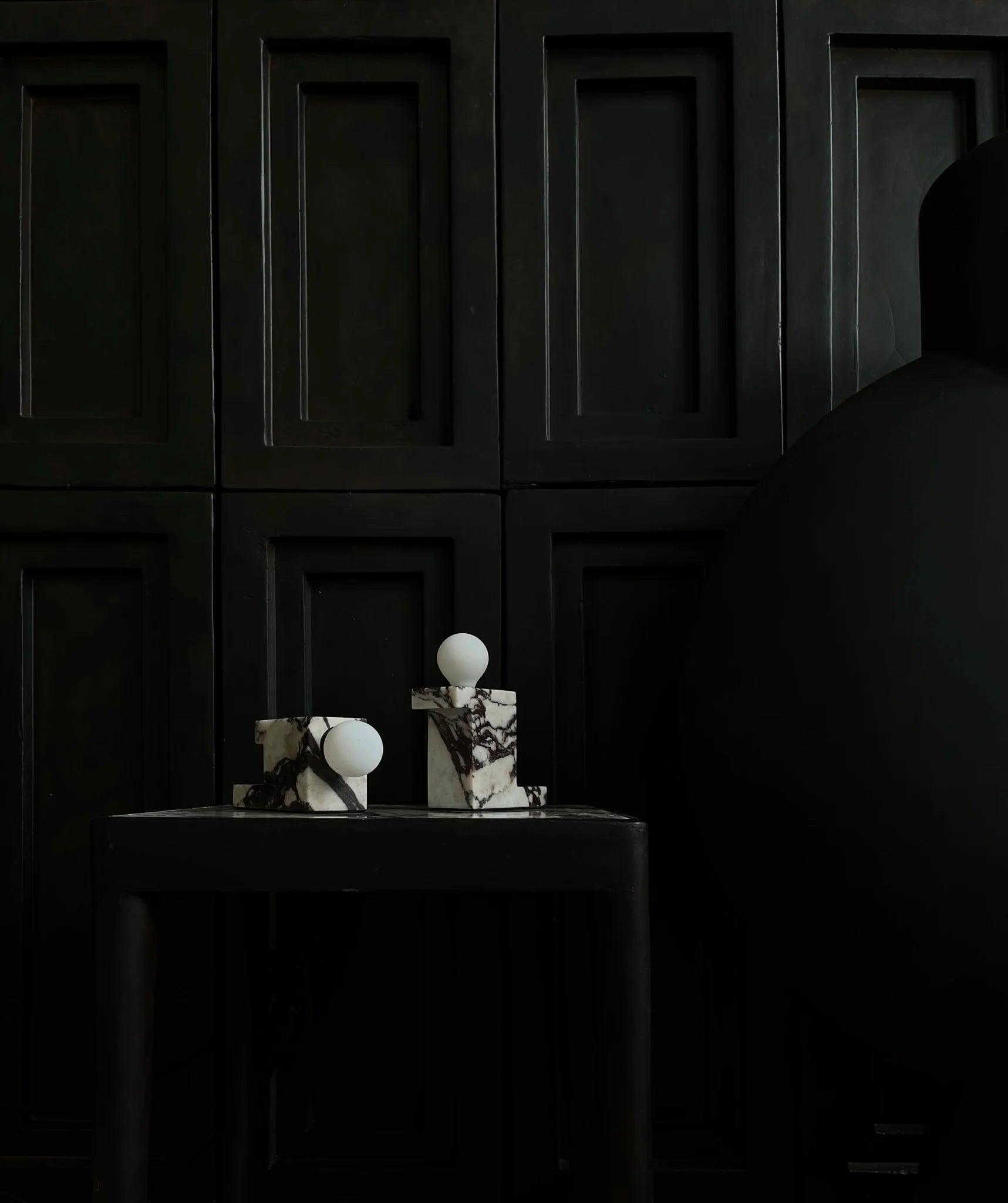 Lampa stołowa BRICK LOW marmurowy 101 Copenhagen Eye on Design