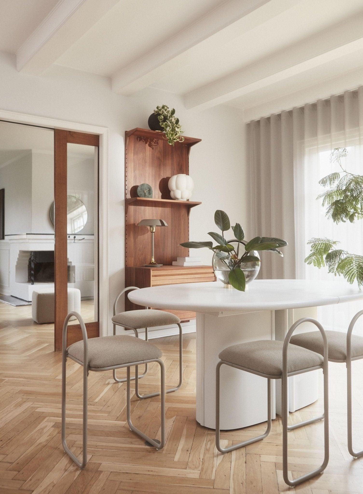 Lampa stołowa CYCNUS taupe AYTM Eye on Design