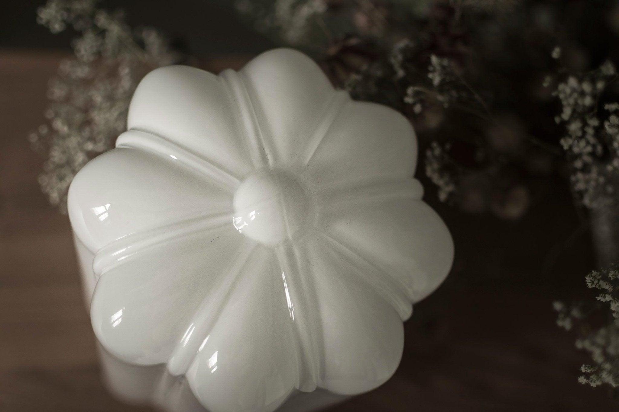 Lampa stołowa DECO mosiężny Embassy Interiors Eye on Design