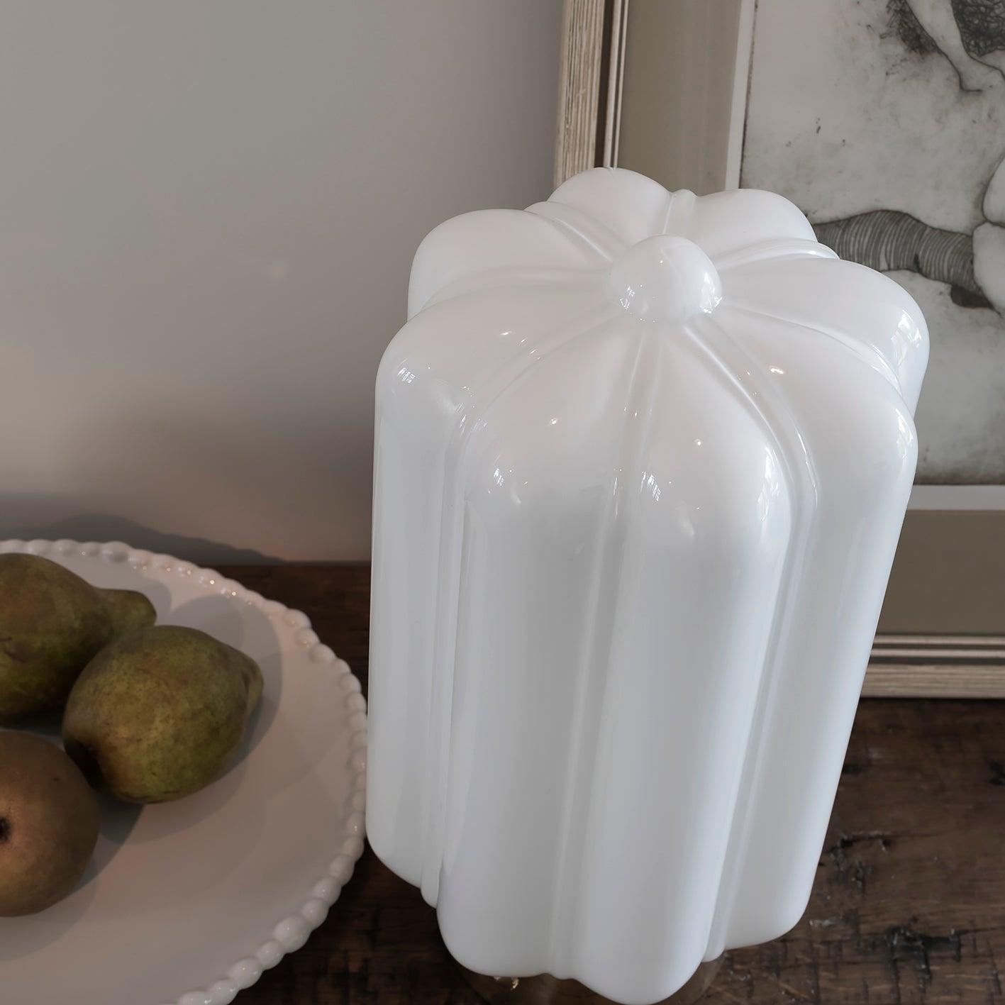 Lampa stołowa DECO mosiężny Embassy Interiors Eye on Design