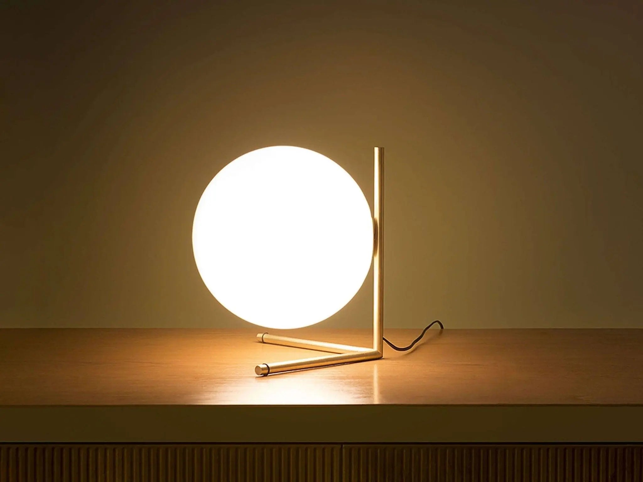 Lampa stołowa IC LIGHTS mosiężny – mosiądz