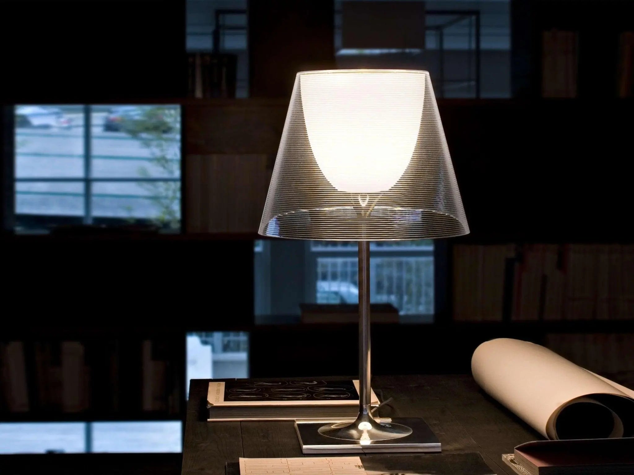 Lampa stołowa KTRIBE srebrny – styl nowoczesny