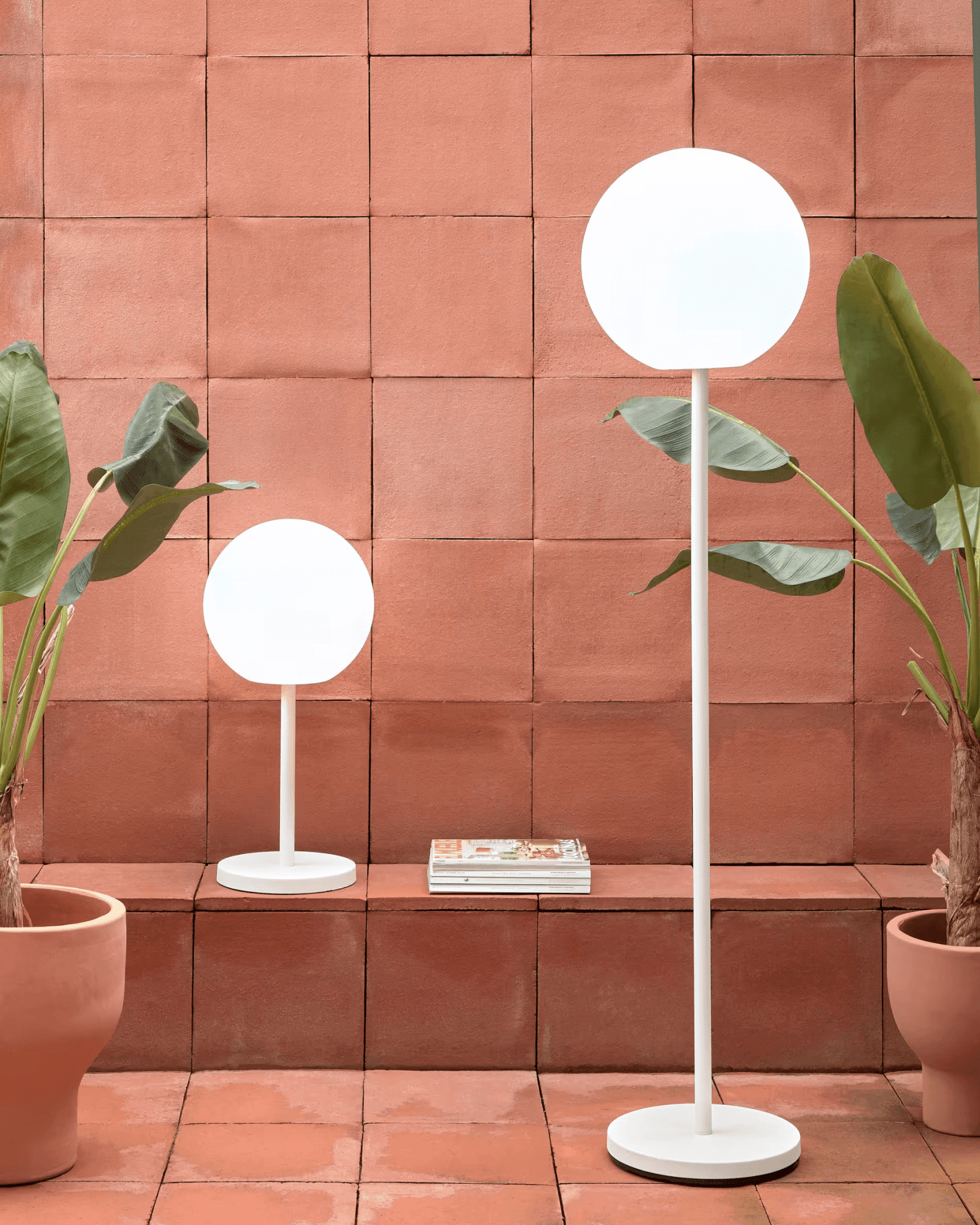 Lampa stołowa ogrodowa DINESH biały La Forma Eye on Design