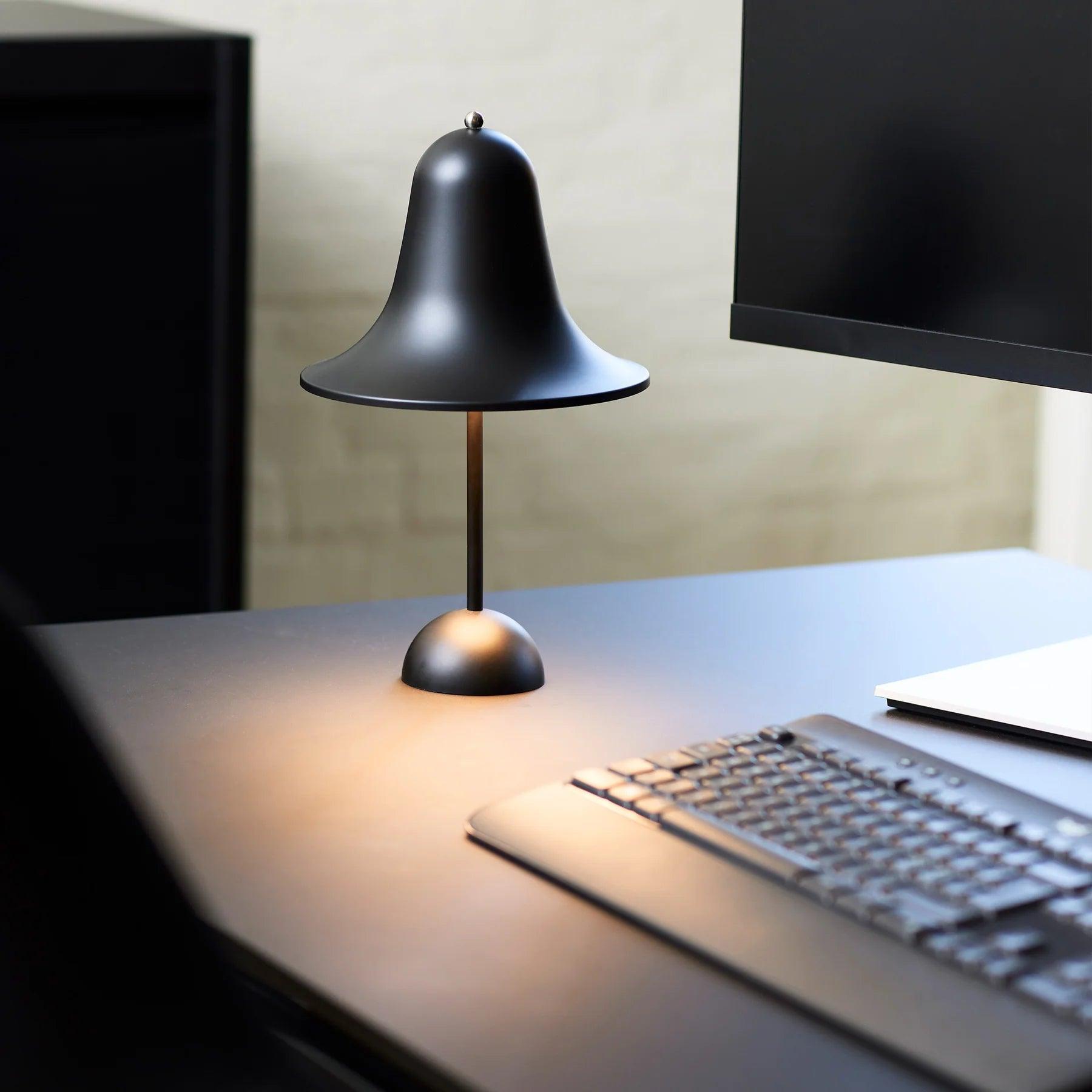 Lampa stołowa przenośna PANTOP czarny mat Verpan Eye on Design