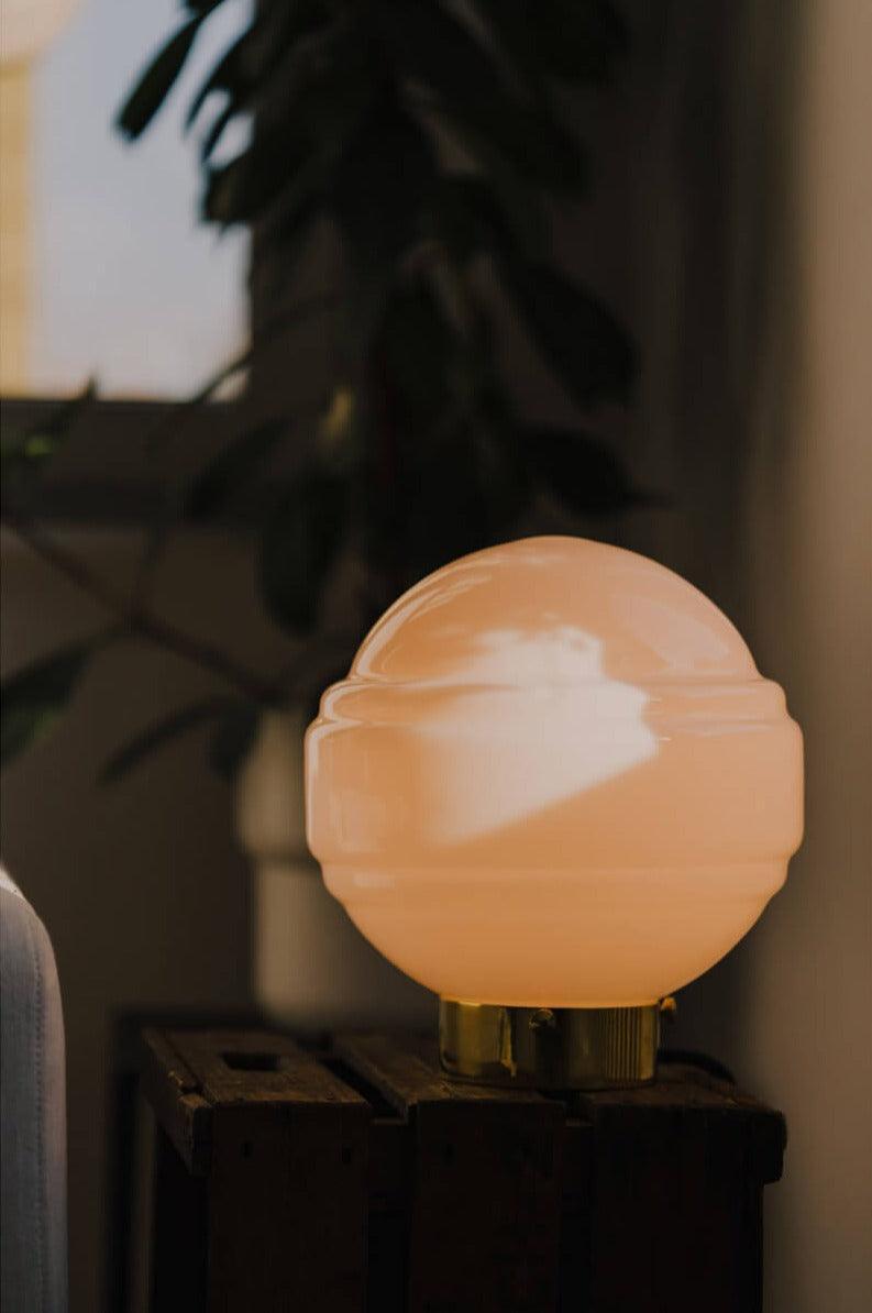 Lampa stołowa SATURN nikiel Embassy Interiors Eye on Design