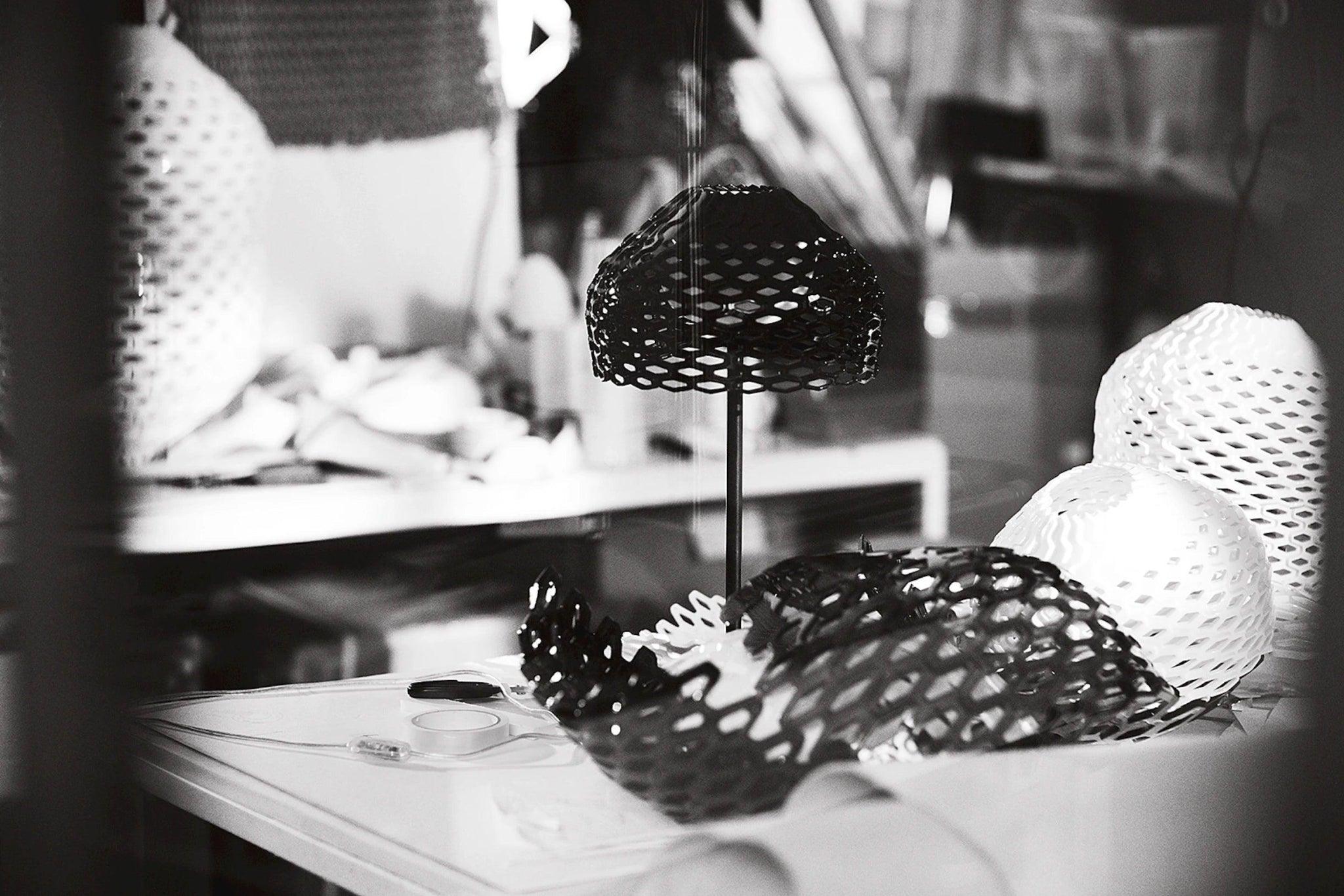 Lampa stołowa TATOU szary Flos Eye on Design