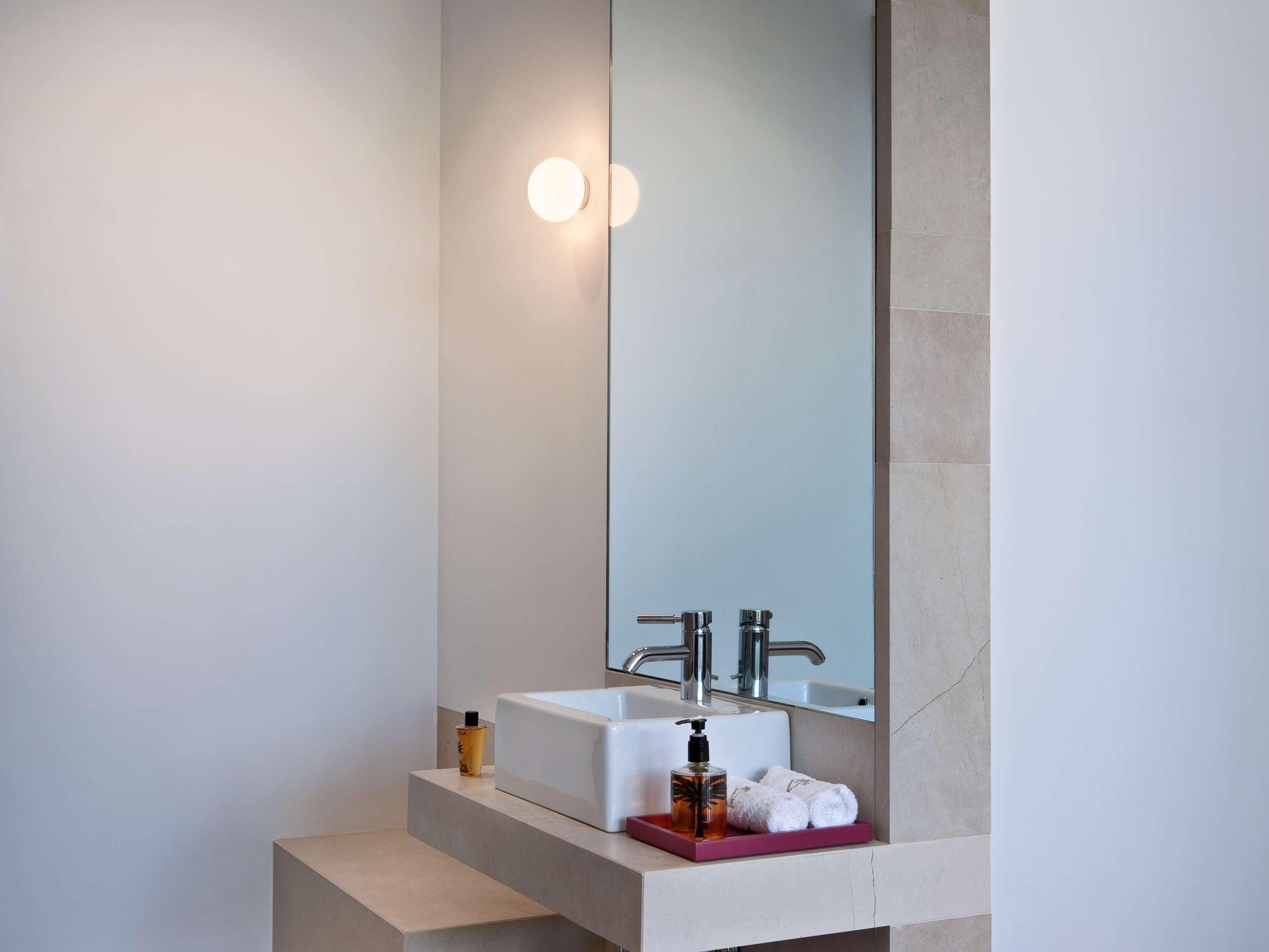 Lampa sufitowa GLO-BALL MINI biały Flos Eye on Design