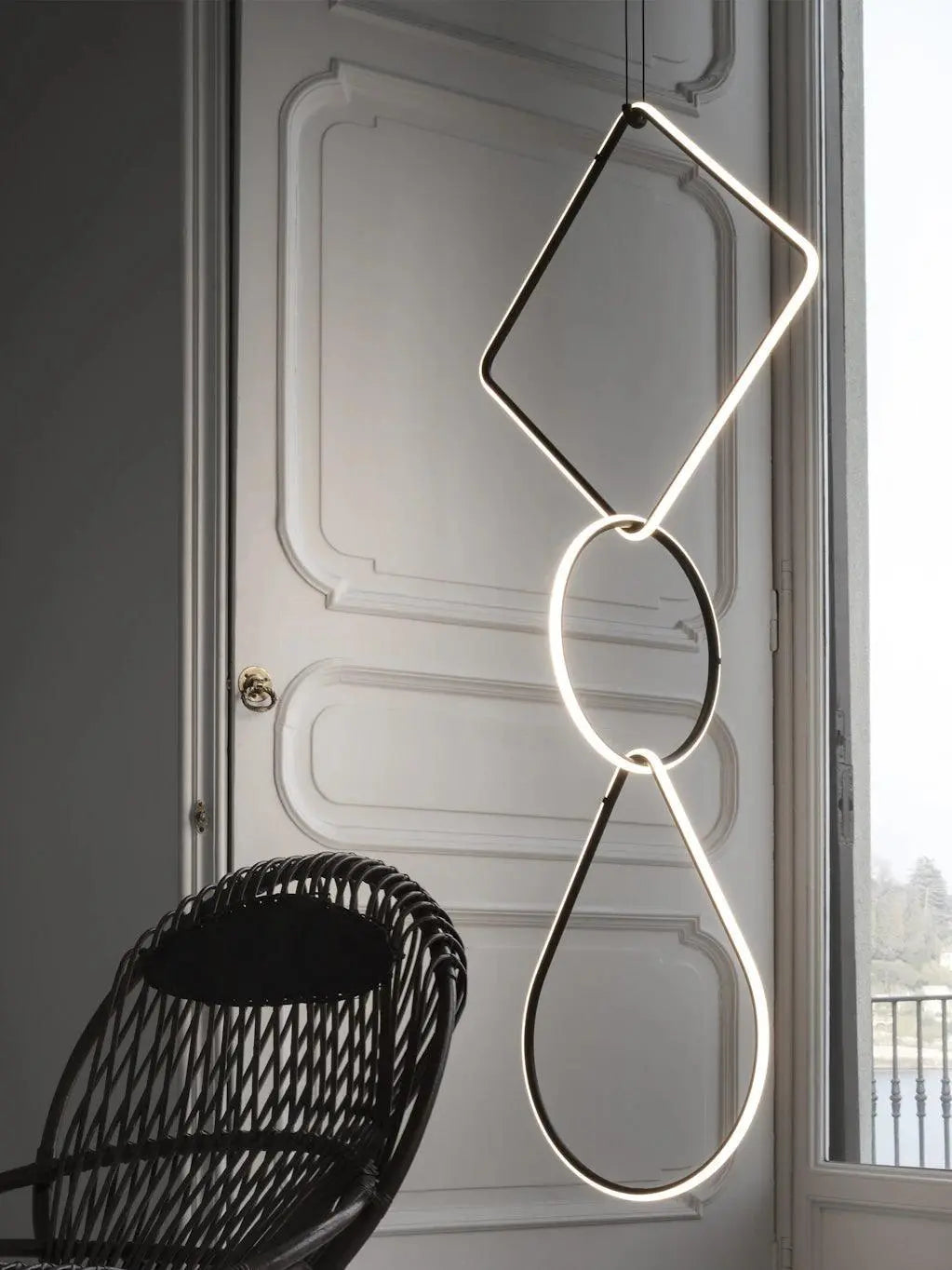 Lampa wisząca ARRANGEMENTS kropla – styl minimalistyczny