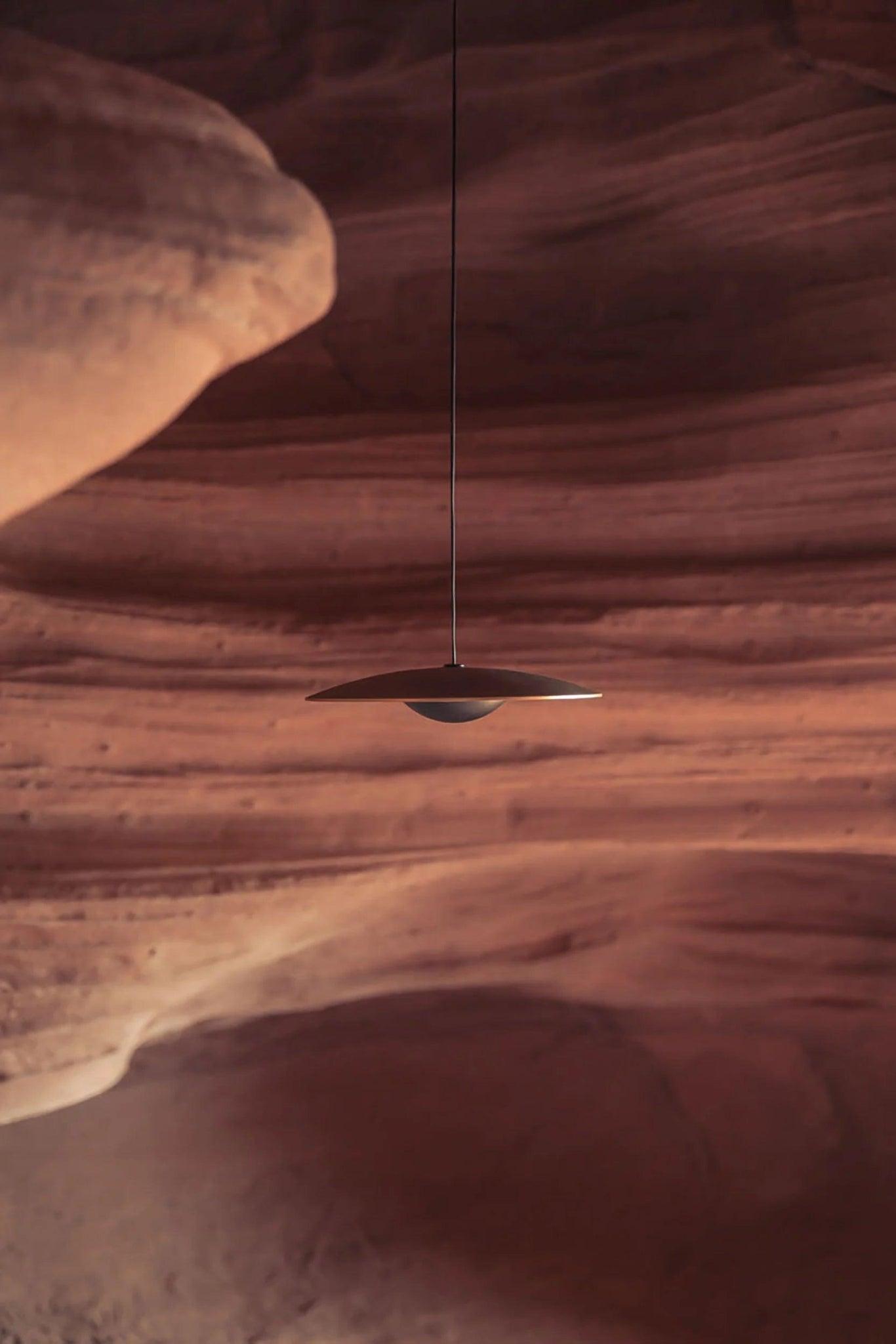 Lampa wisząca GINGER ciemnobrązowy z białym wykończeniem Marset Eye on Design