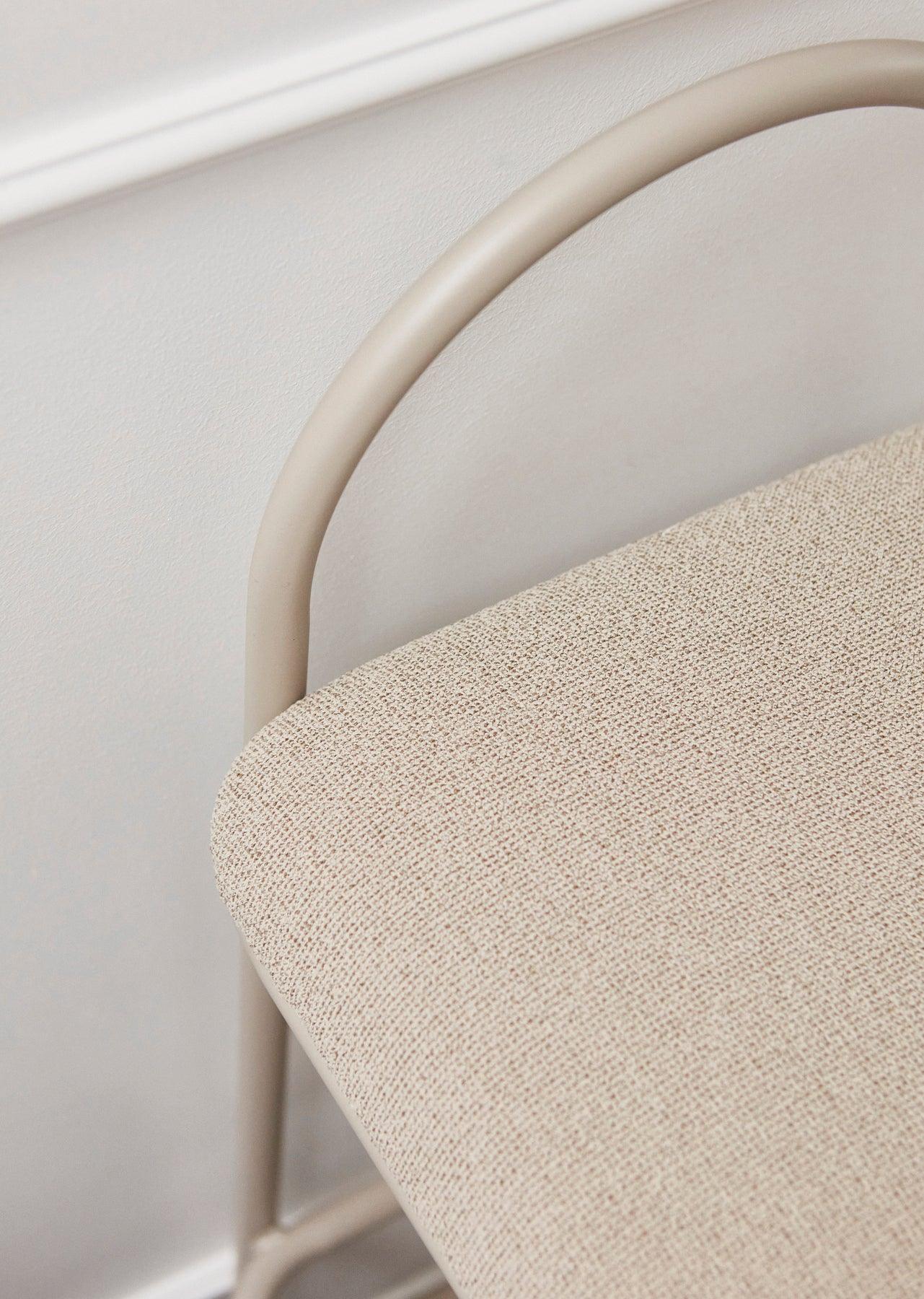 Ławka z tkaniną boucle ANGUI taupe AYTM Eye on Design