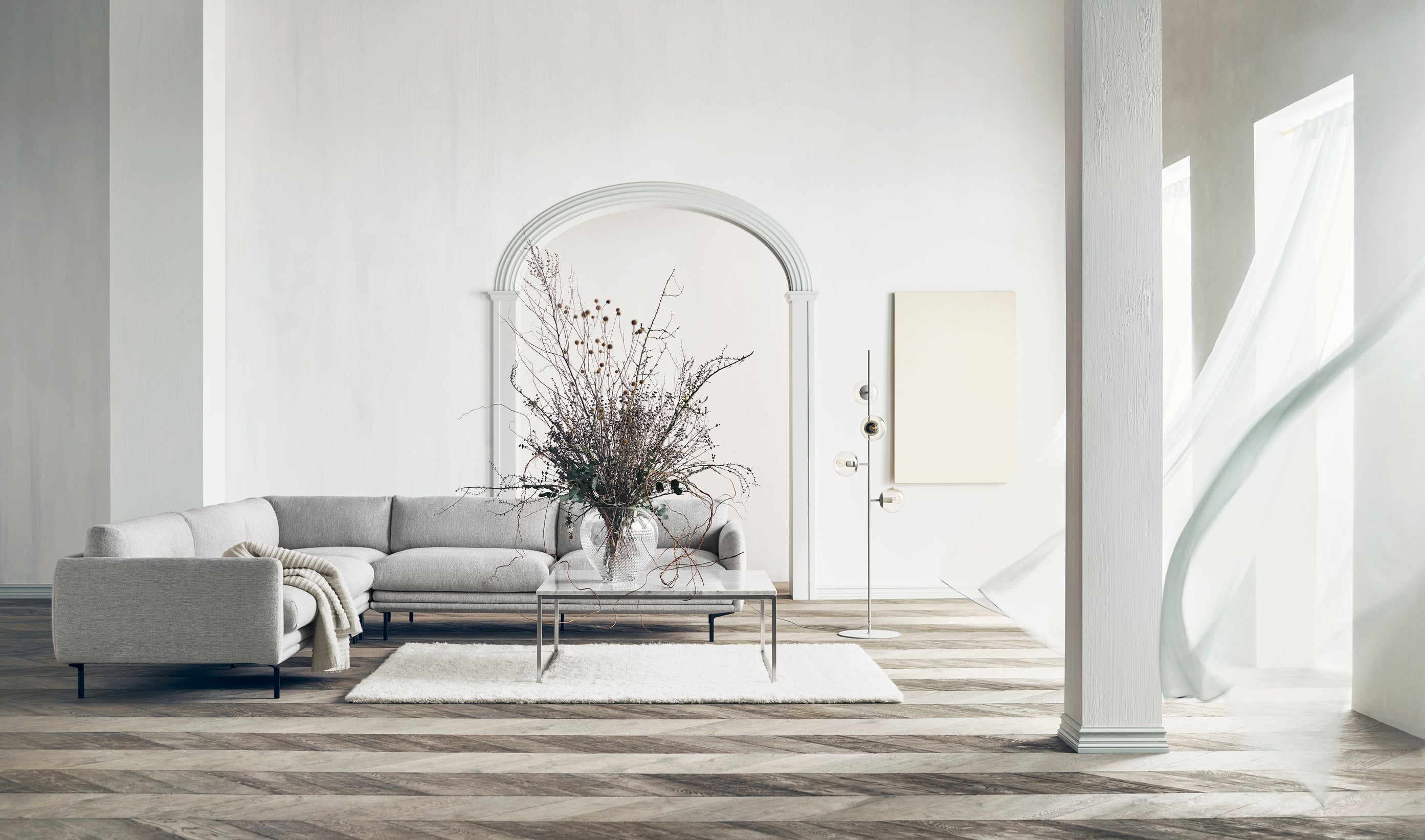 Symmetrical corner Lomi metal base