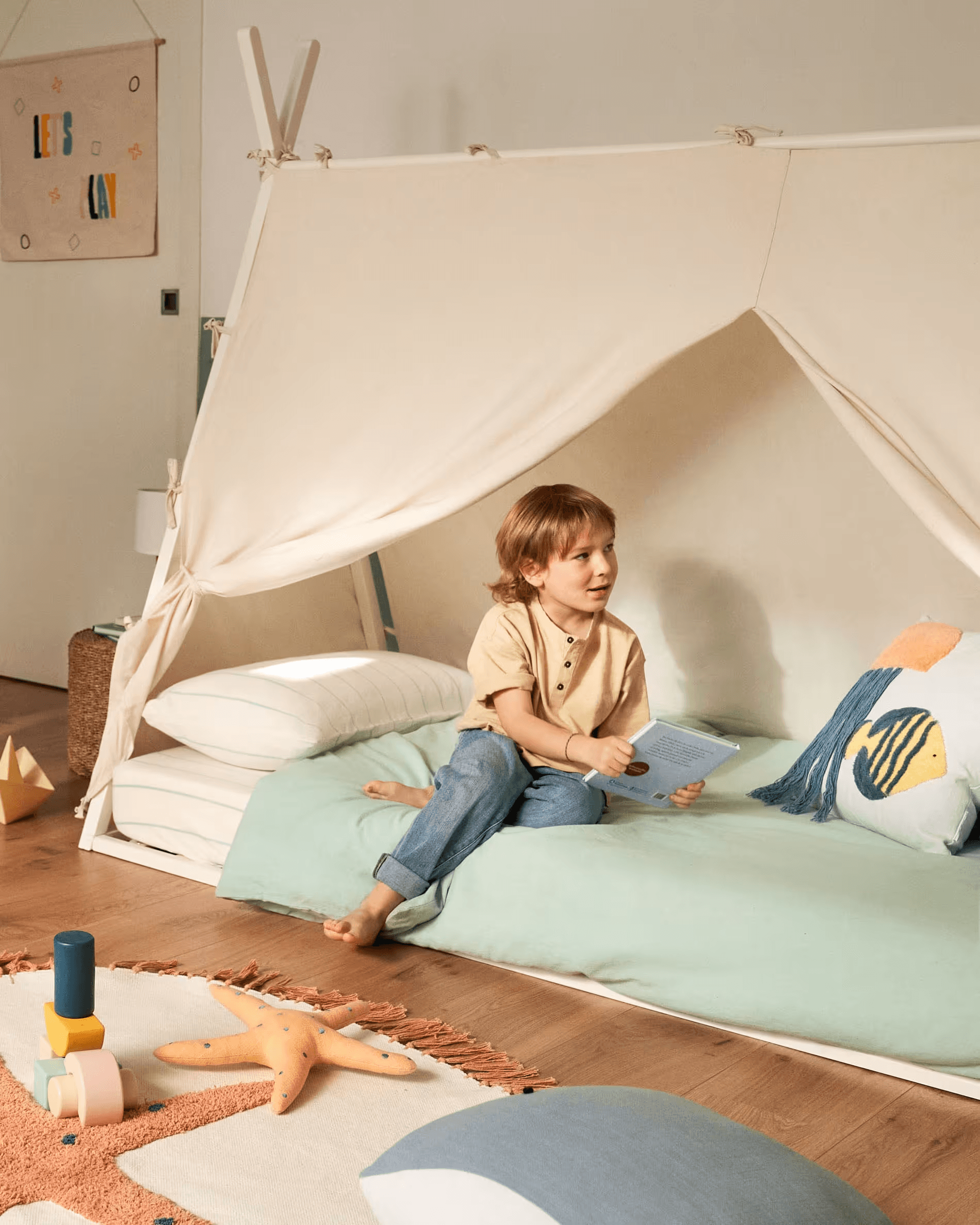 Łóżko dziecięce MARALIS lite drewno bukowe La Forma Eye on Design