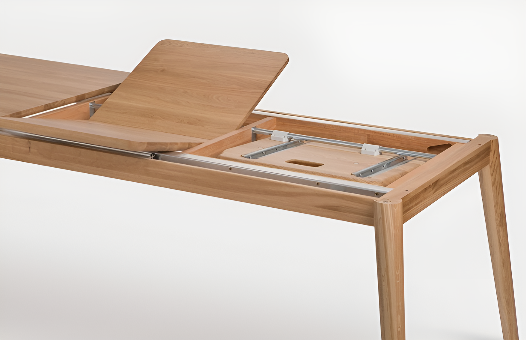 Uittrekbare tafel LUNGO lite eikenhout