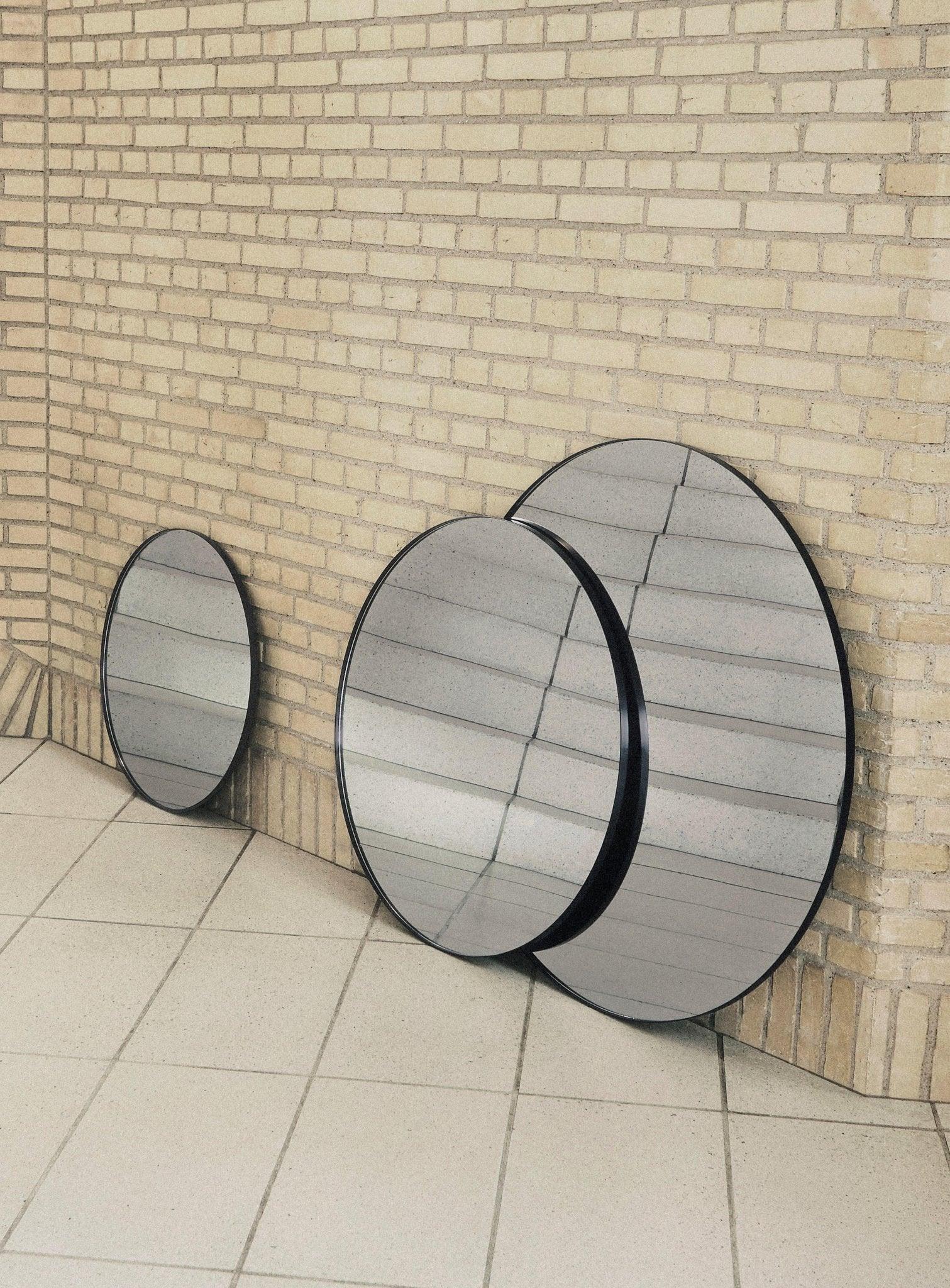 Lustro CIRCUM czarny z przyciemnionym szkłem AYTM Eye on Design