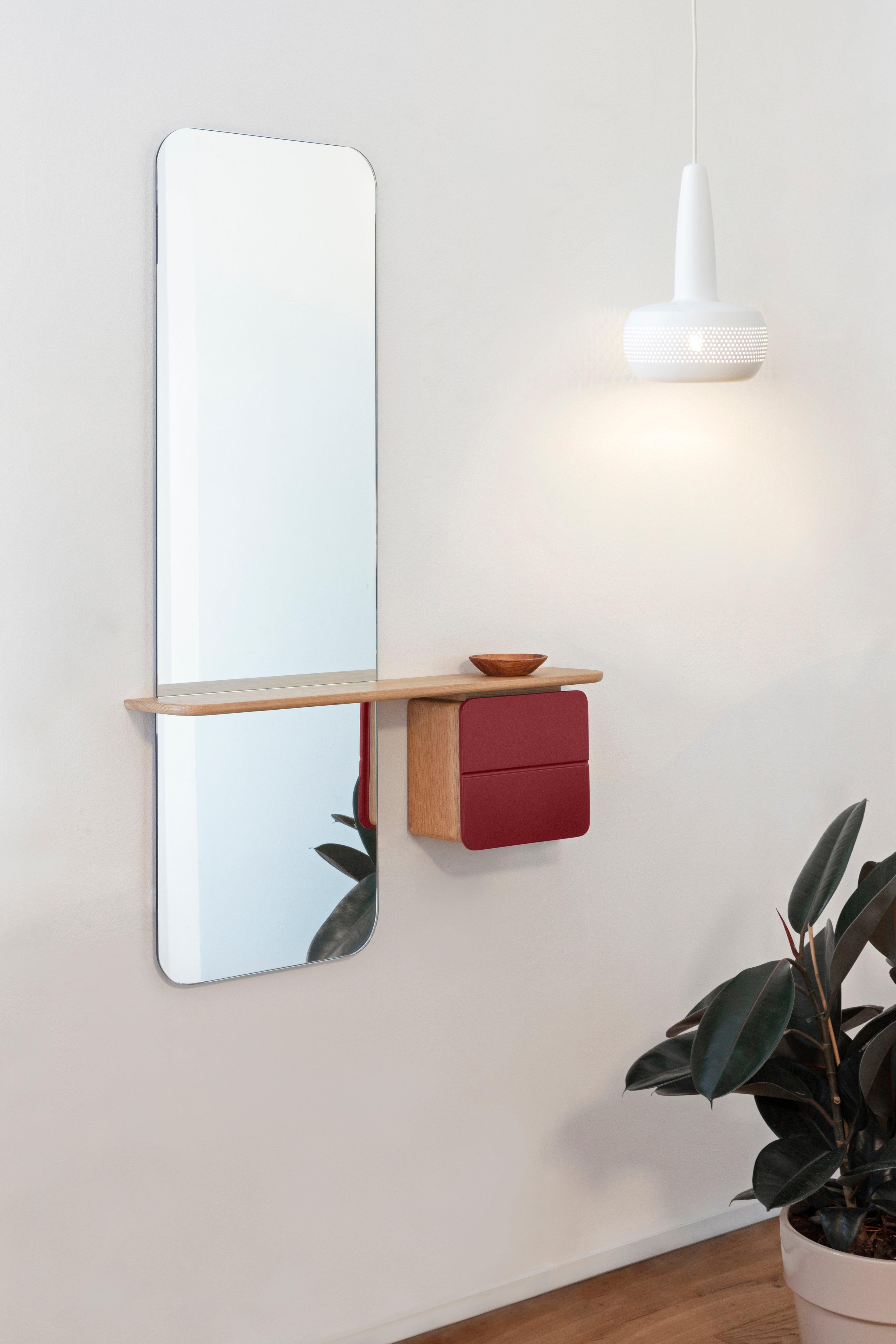 Lustro ONE MORE LOOK bordowy z dębem UMAGE Eye on Design