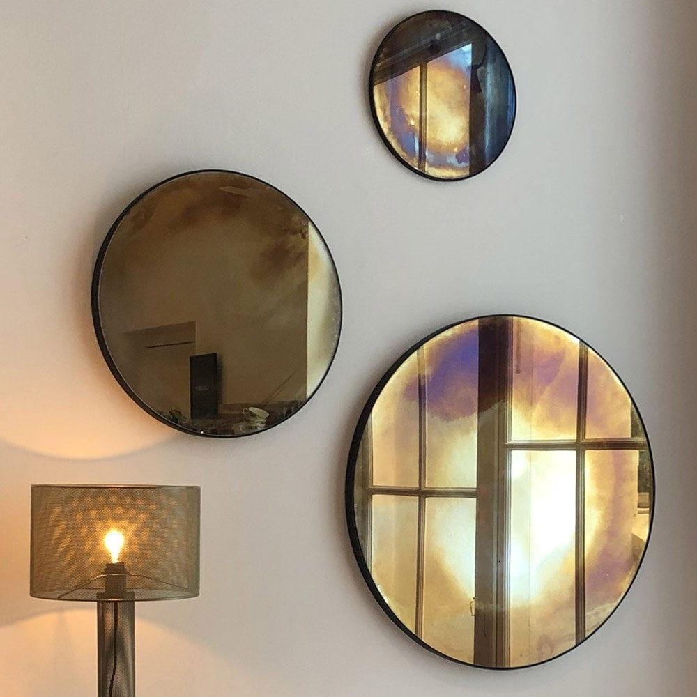 Lustro PEEK INTO COSMOS Bold Monkey Eye on Design