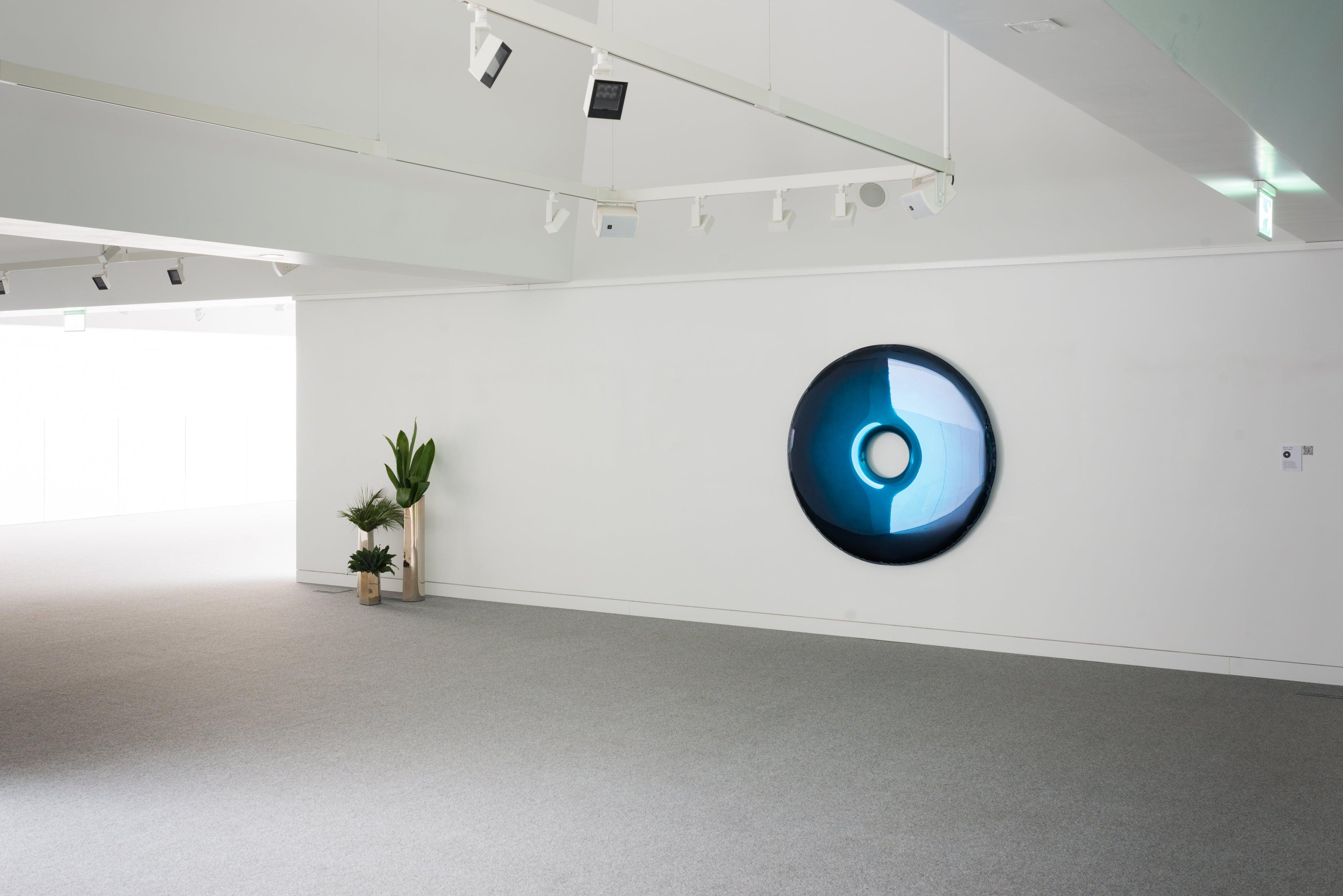 Lustro RONDO gradient kosmiczny błękit Zieta Studio Eye on Design