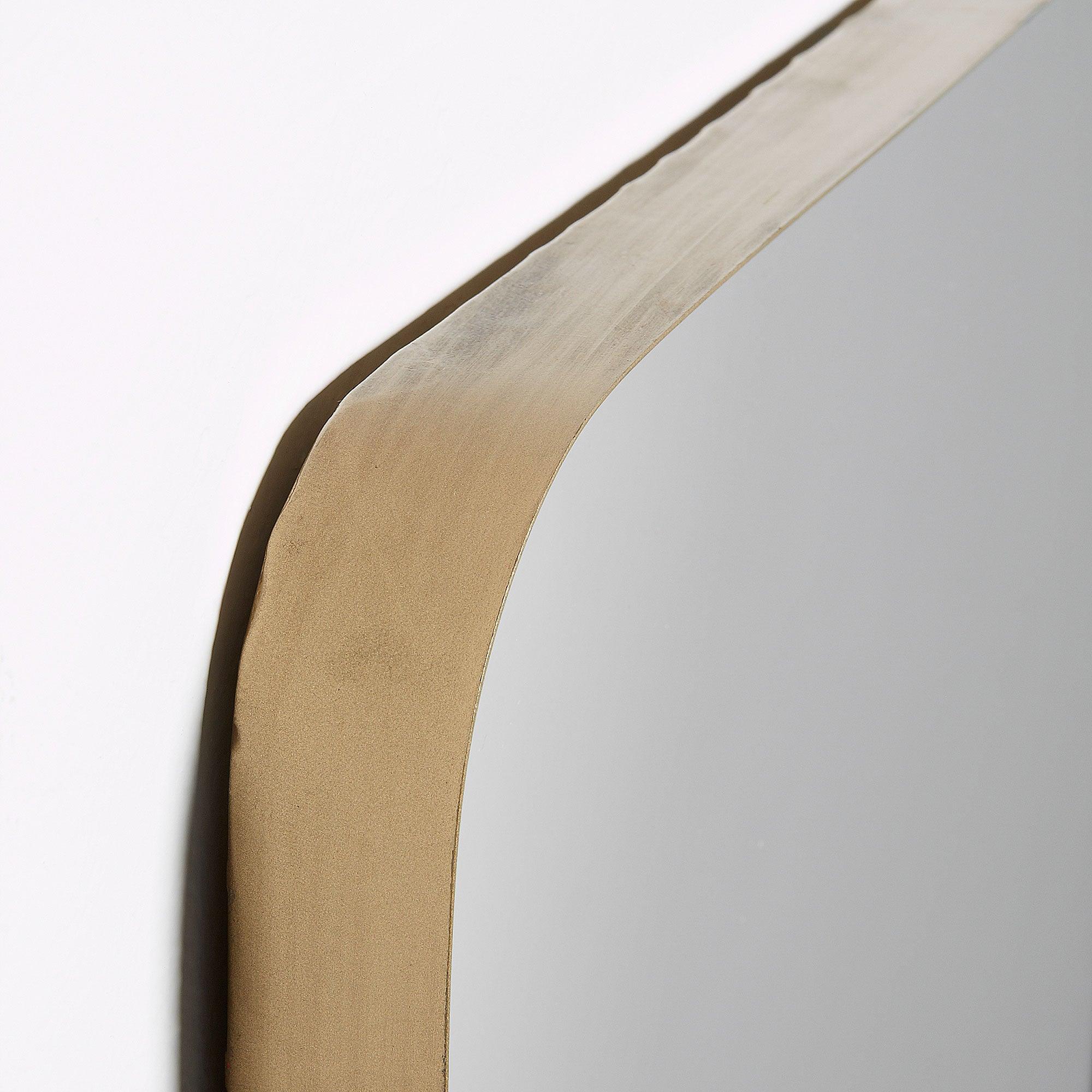 Lustro ścienne kwadratowe MARCO w złotej ramie La Forma Eye on Design