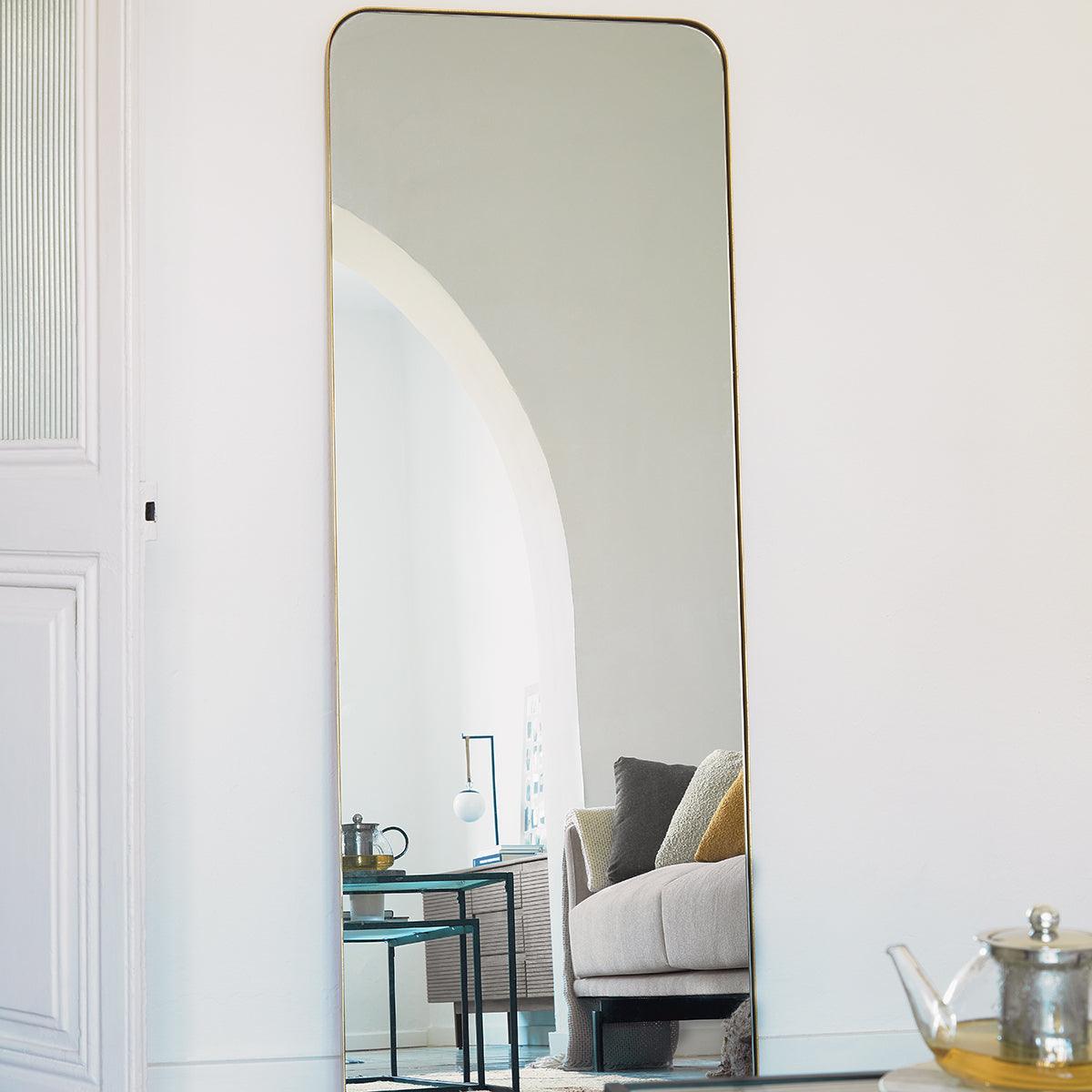 Lustro ścienne MARCO w złotej ramie La Forma Eye on Design