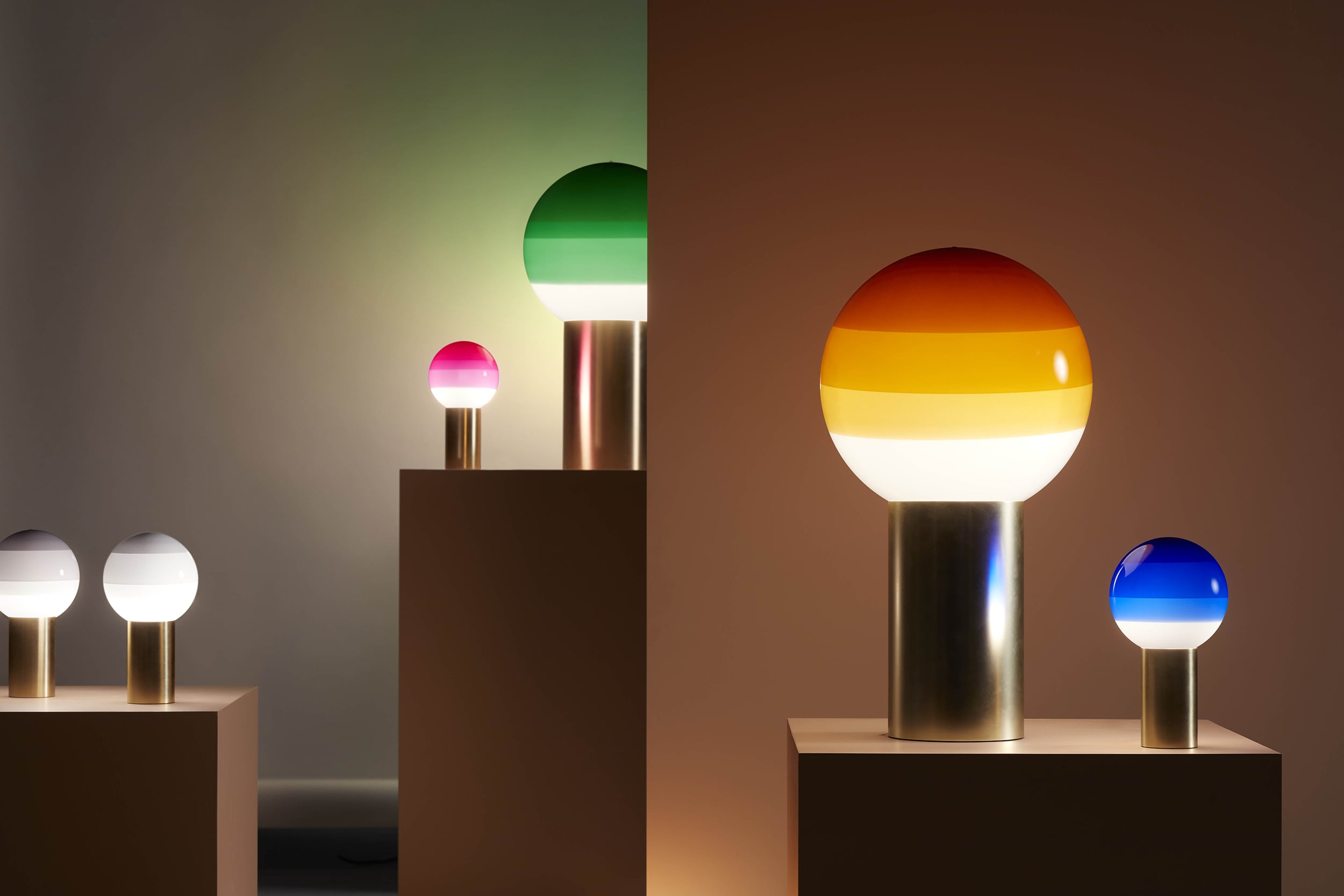 Bureau lamp DIPPING bordeaux met gouden voet