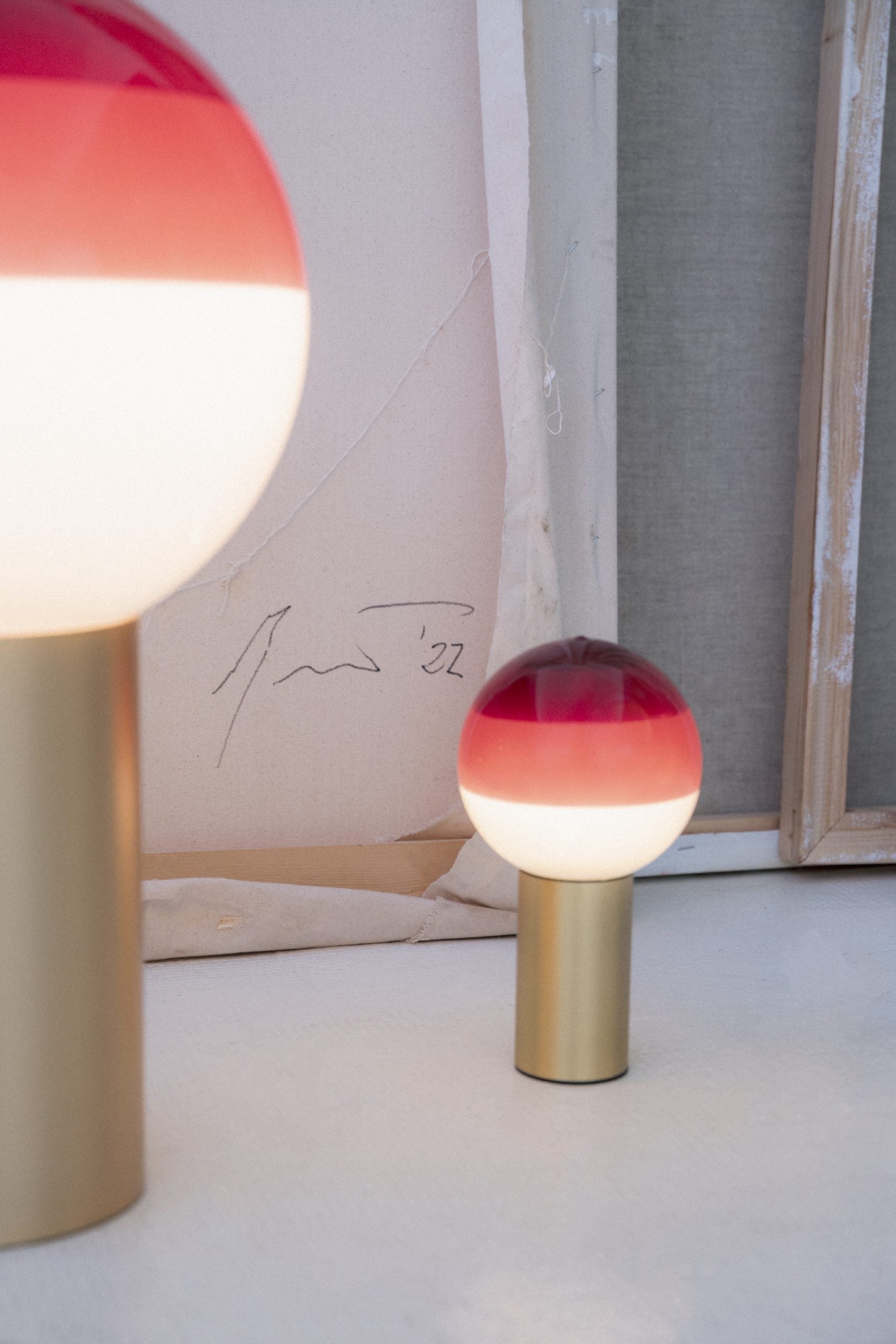 Bureau lamp DIPPING bordeaux met gouden voet