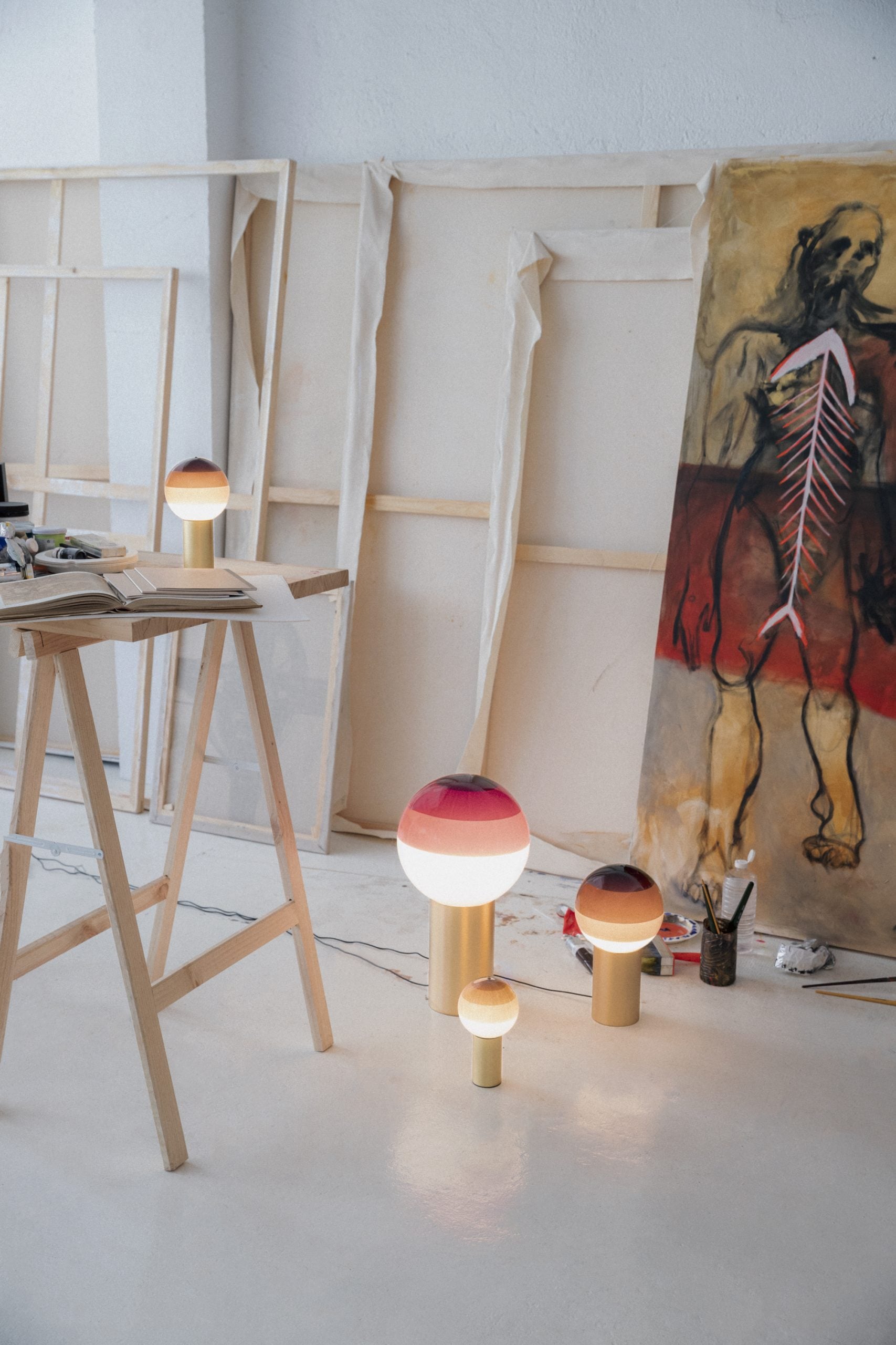 Bureau lamp DIPPING bordeaux met gouden voet