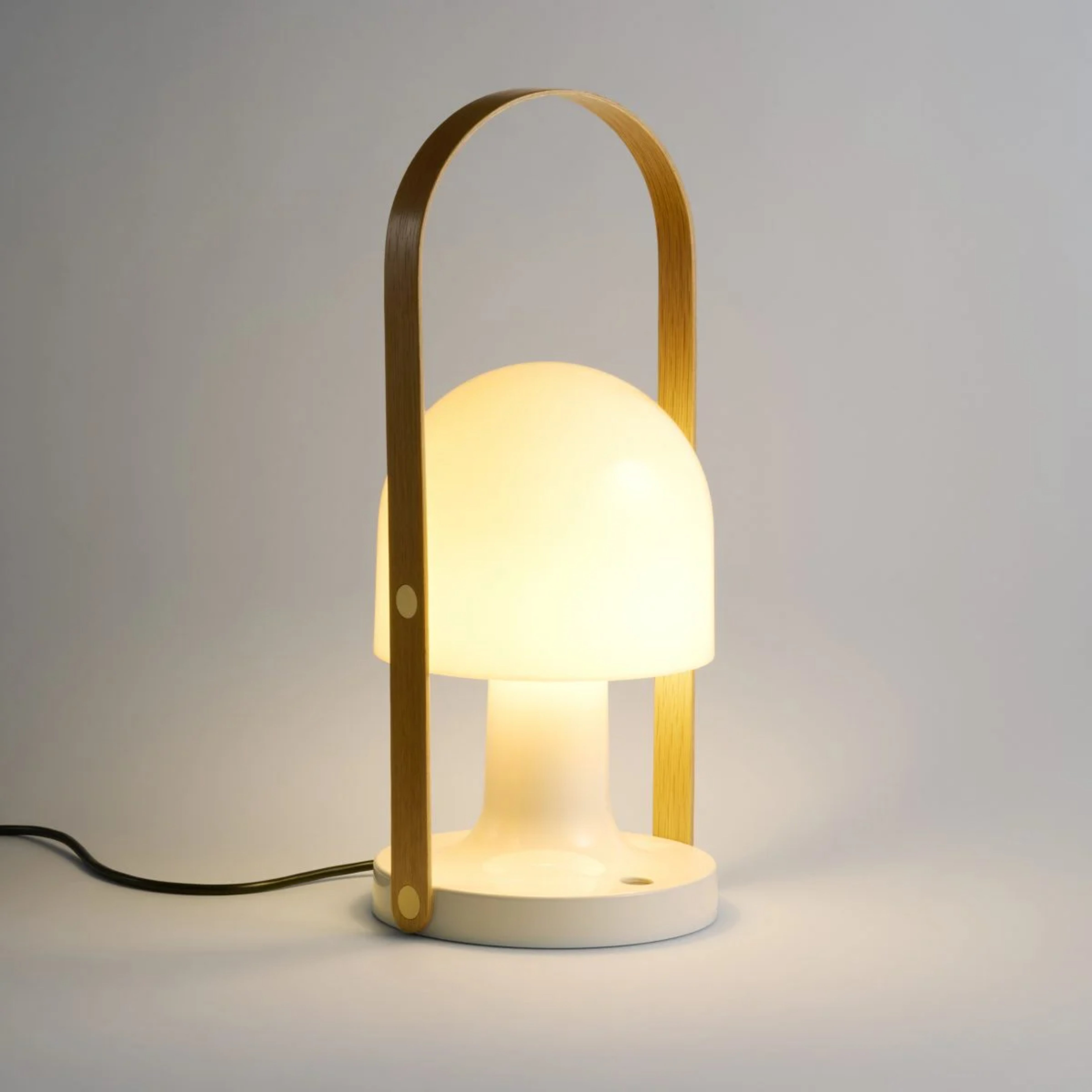 Tischlampe FOLLOWME PLUS in Weiß mit Braun