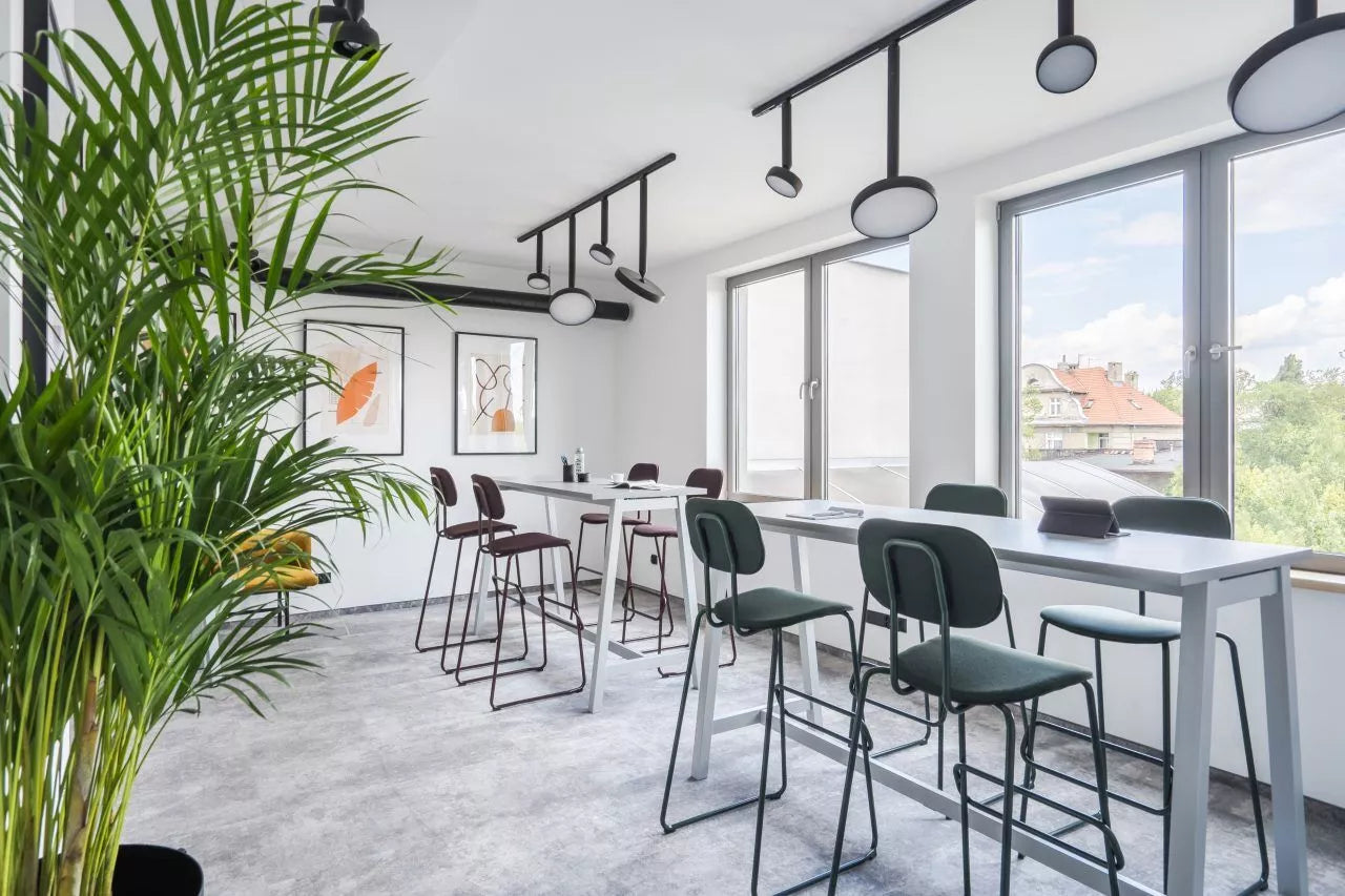 Hoker wysoki tapicerowany NEW SCHOOL metalowa podstawa do kuchni – .mdd