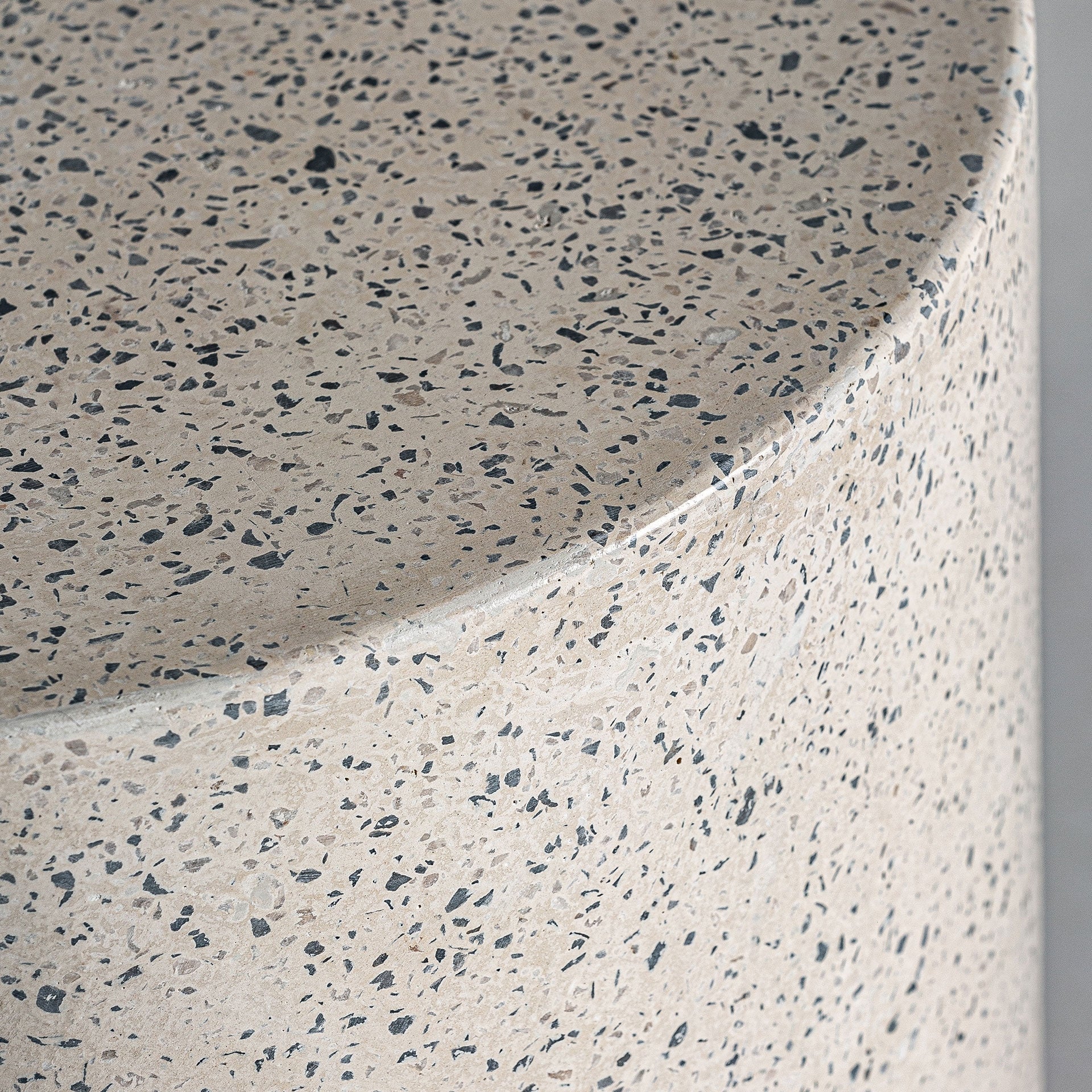 Ronde bijzettafel ALBENGA terrazzo