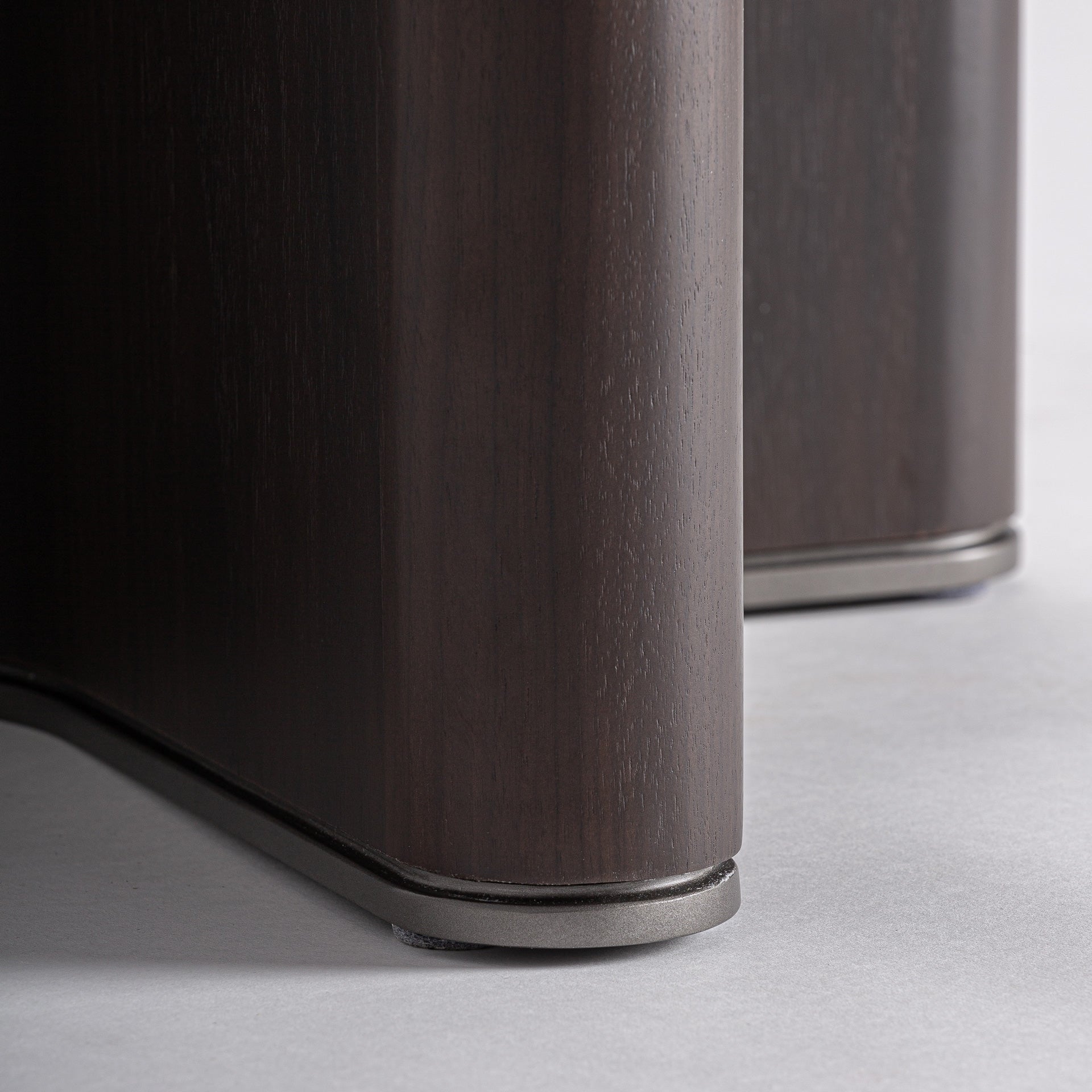 Beistelltisch BRANSBY dunkles Eschenholz mit Glasplatte