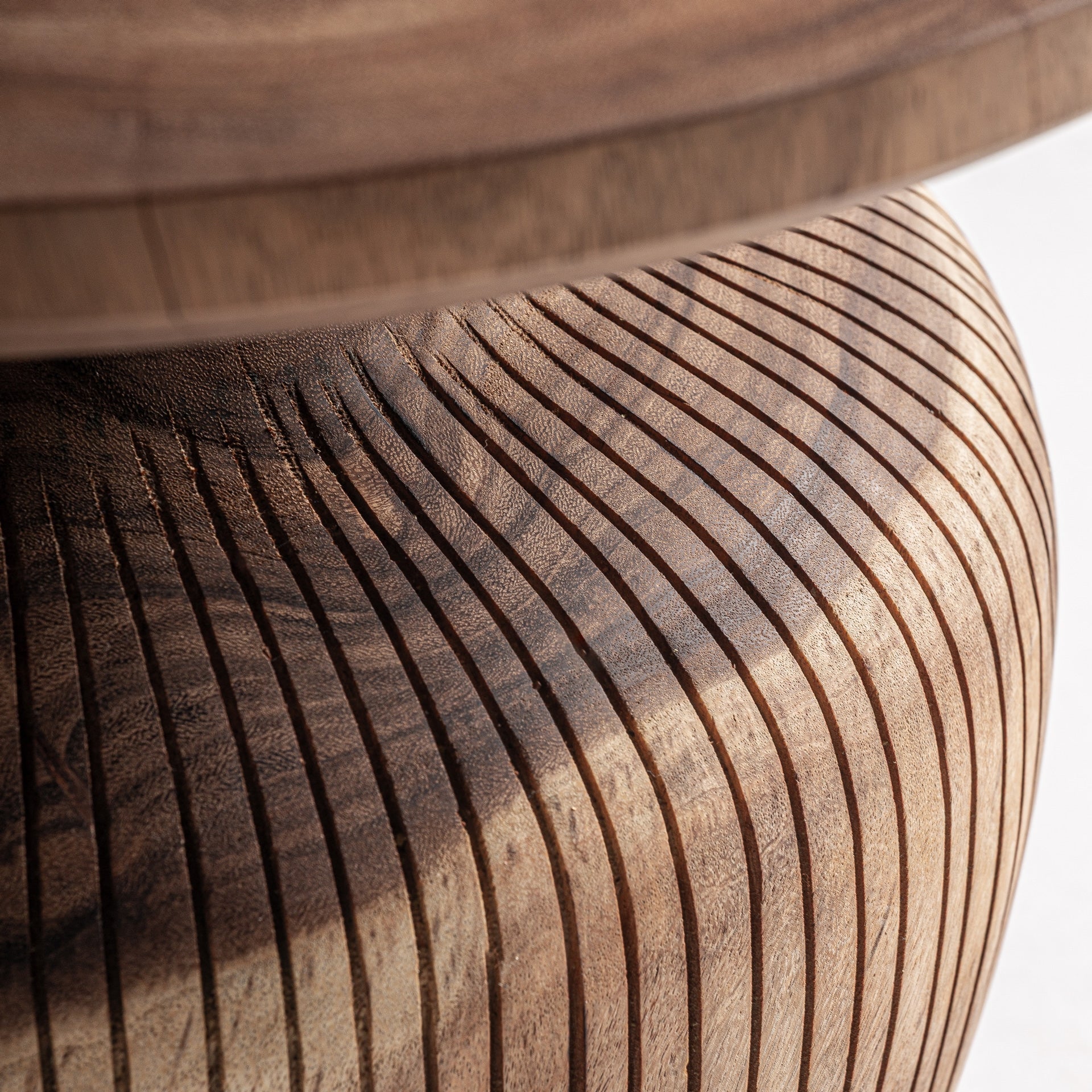 Zijtafel ZOBUE suar hout