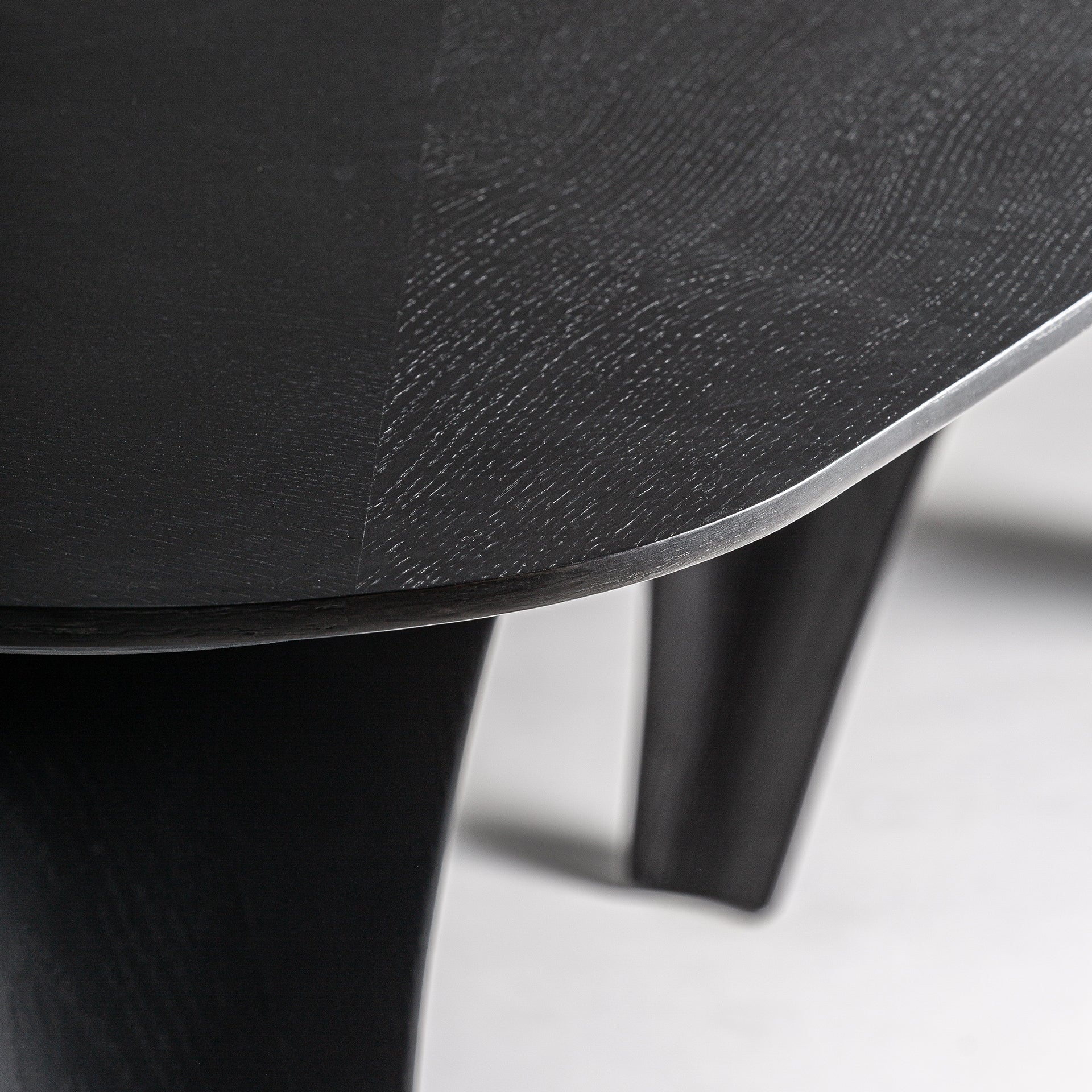 BILZEN Black Oak Veneer Table