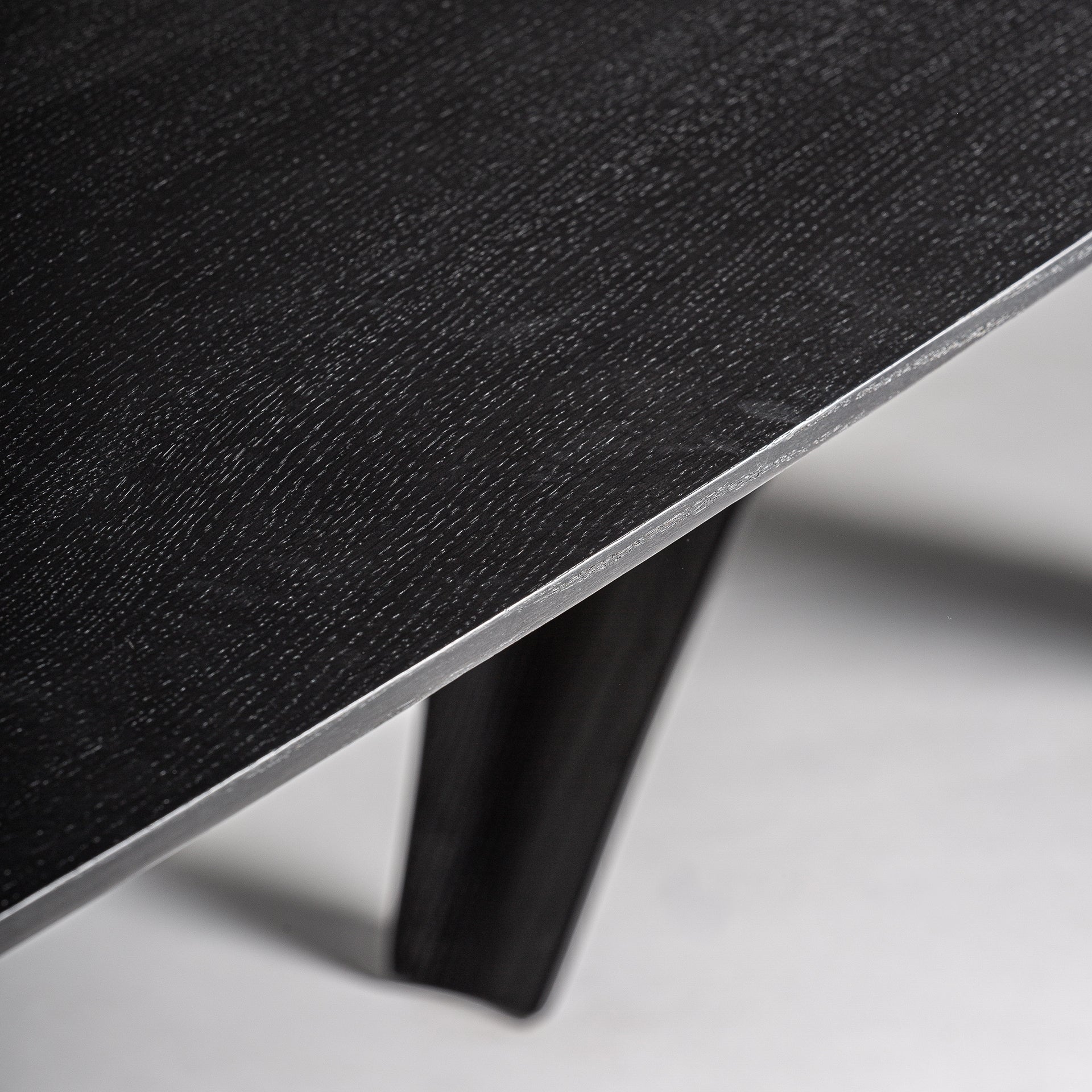 BILZEN Black Oak Veneer Table