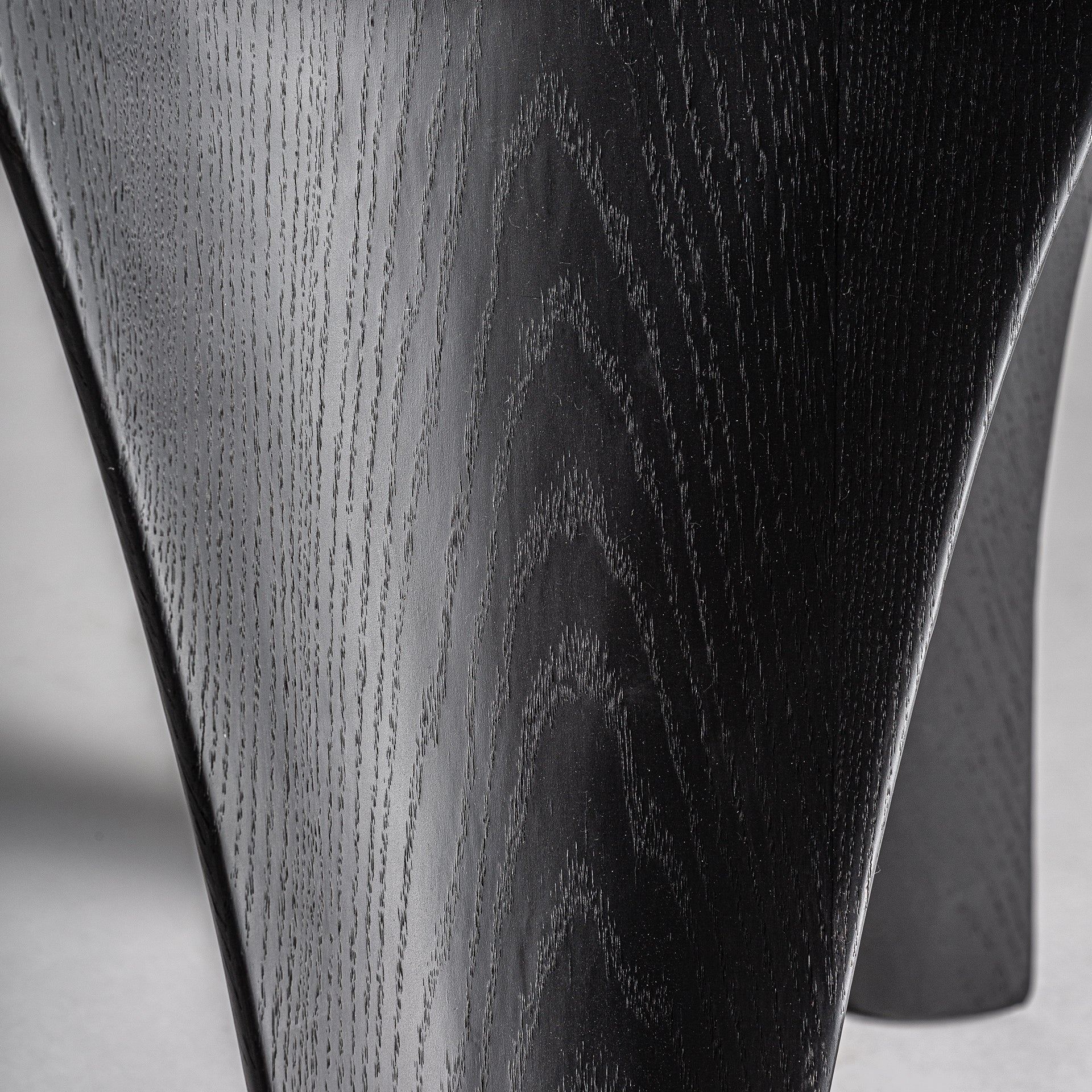 BILZEN Black Oak Veneer Table