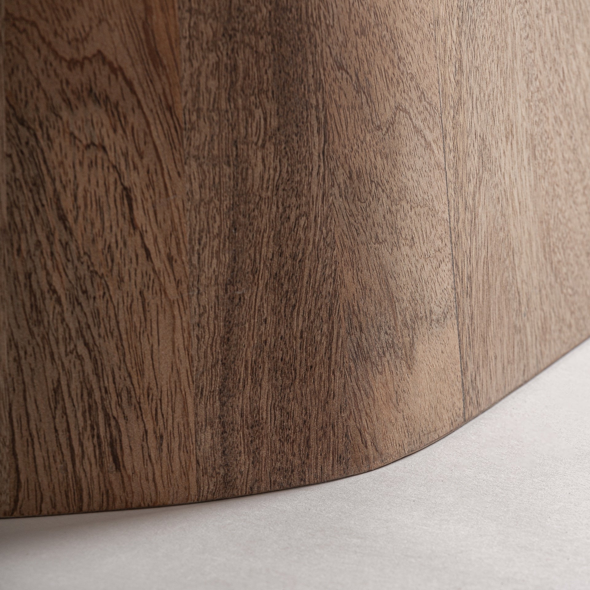 Ovaler Tisch MERSCH aus Mangoholz