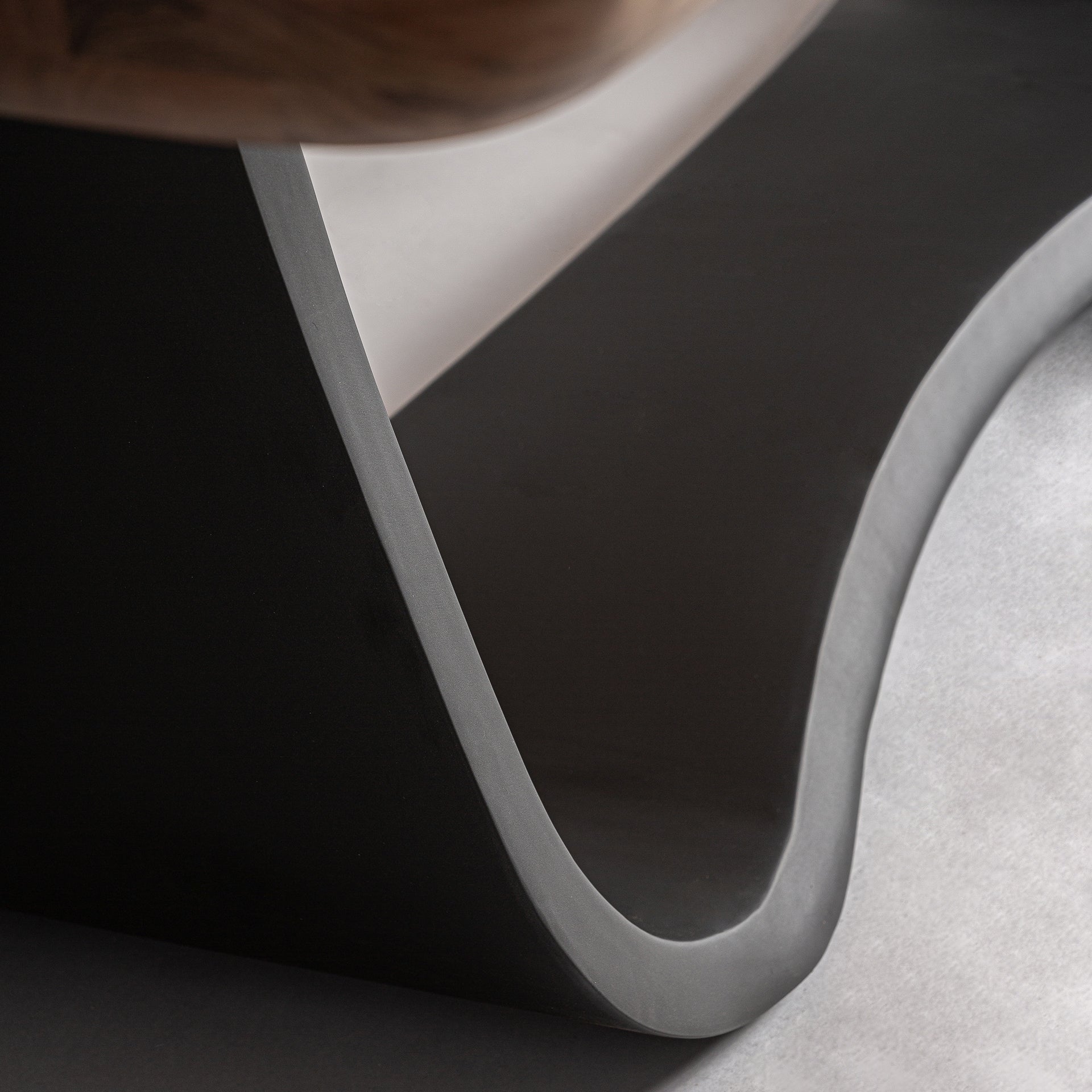 Tisch MULFINGEN aus Akazienholz mit schwarzem Metallgestell