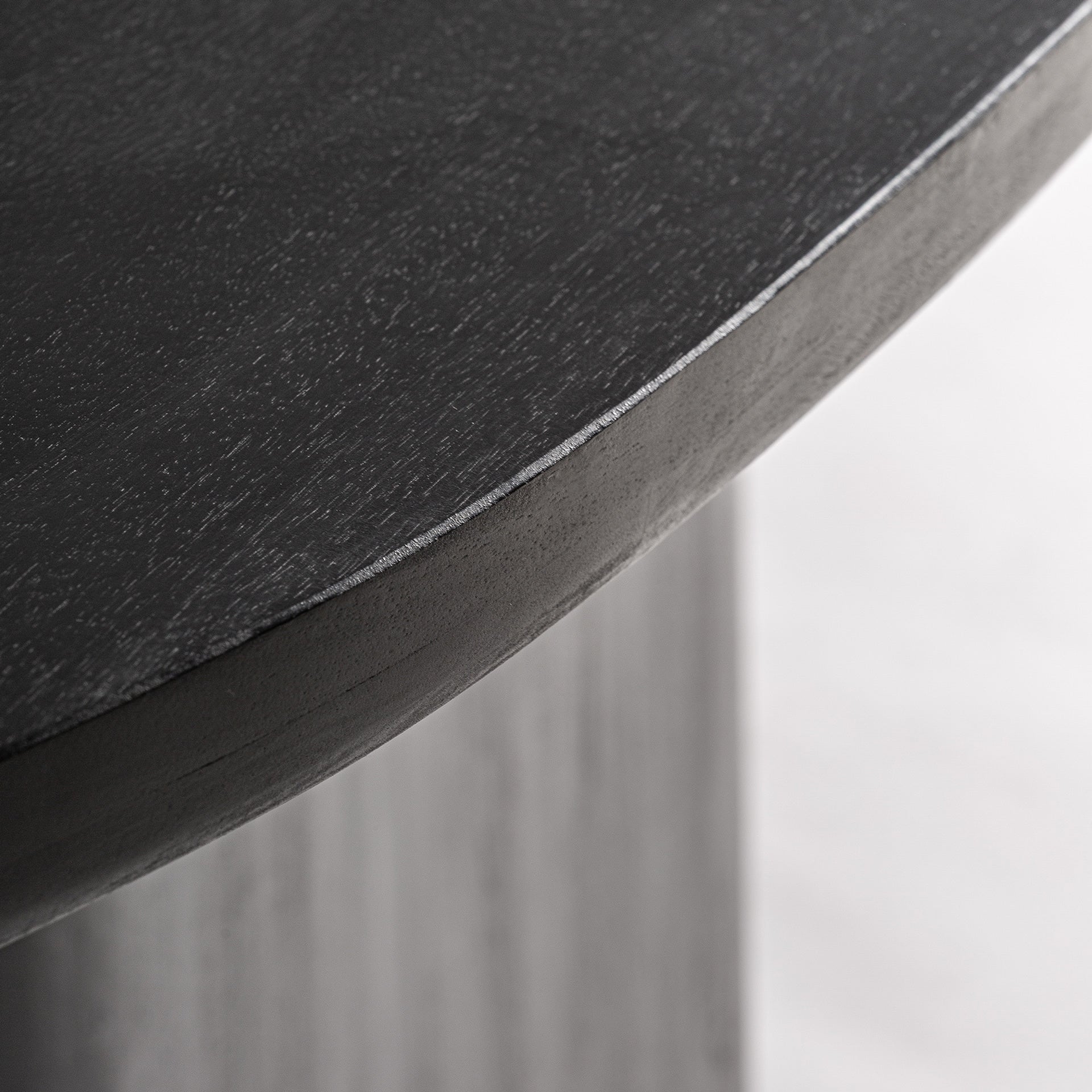 Oval Table NAUEN Black Mango Wood