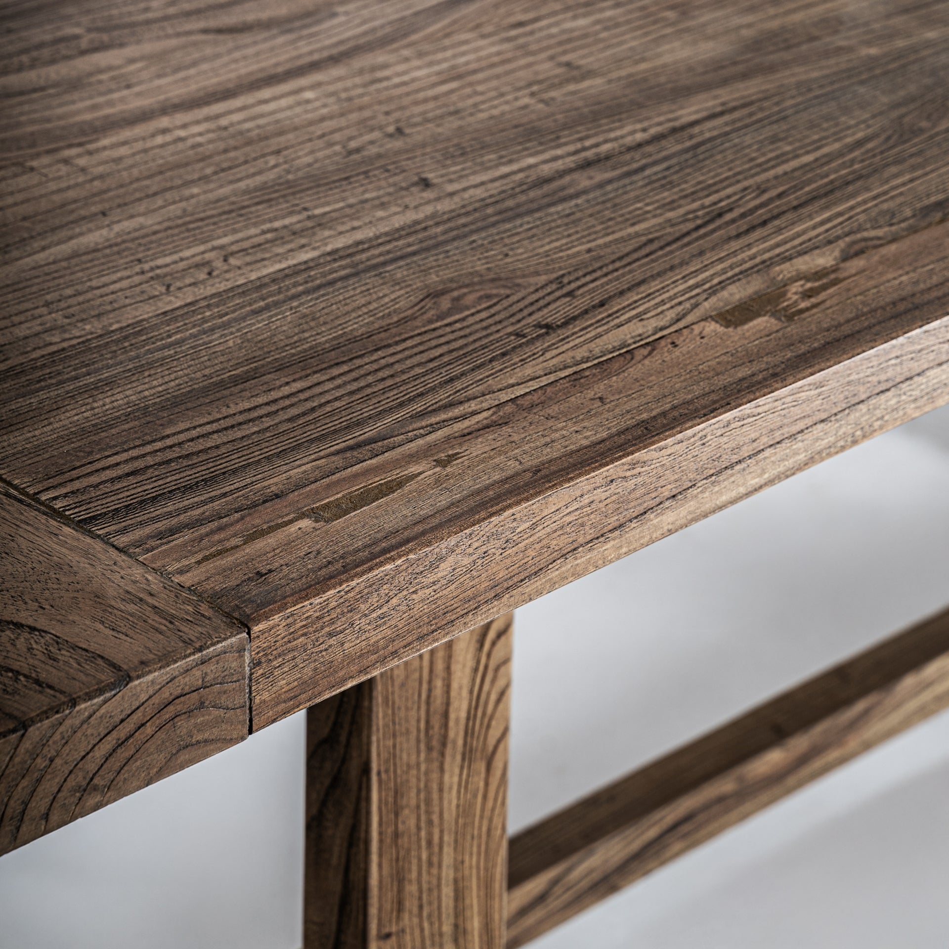 NORVIK Elm Wood Table