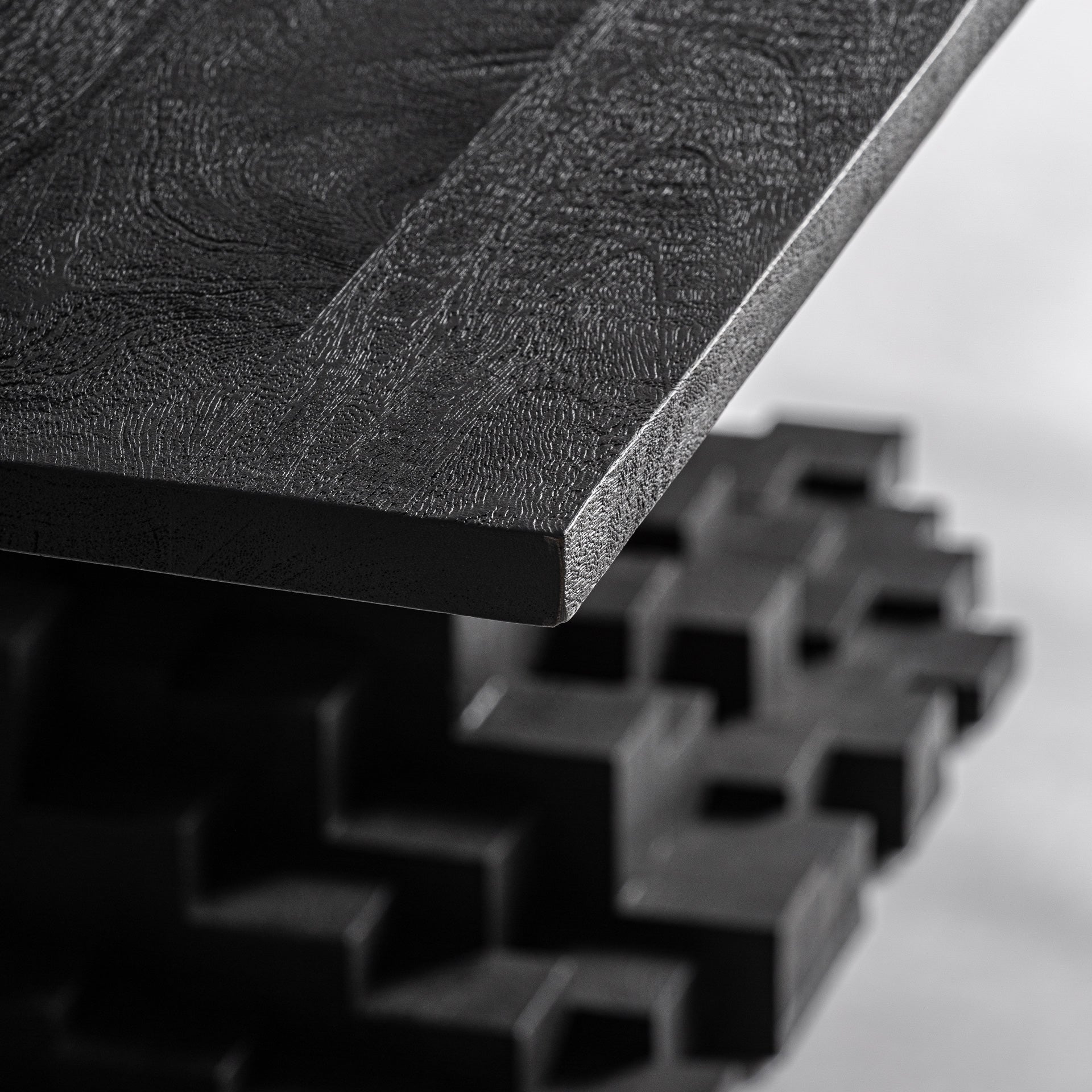 PÈTRIA Table Black Mango Wood