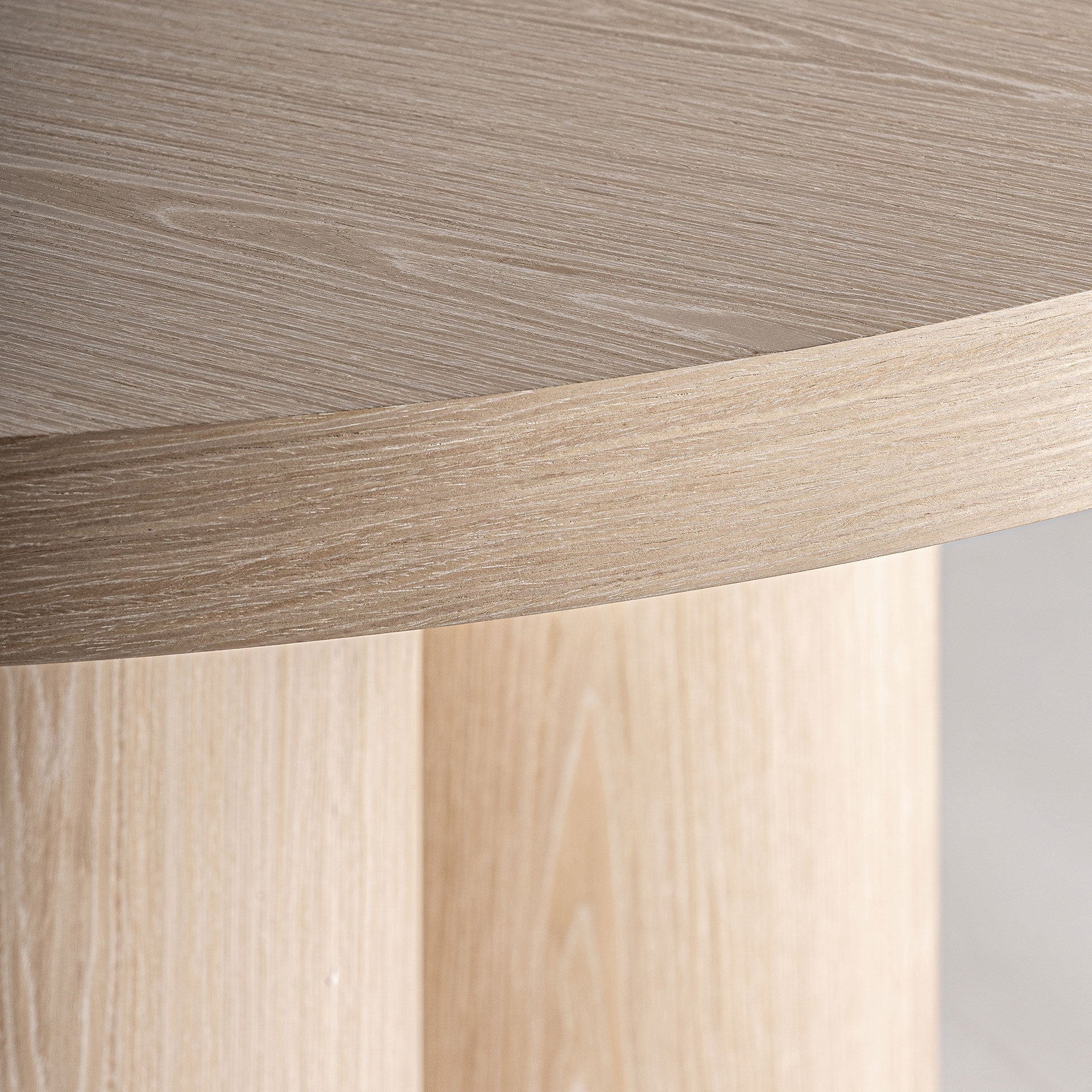 Ronde tafel PRAYSSAC eikenfineer