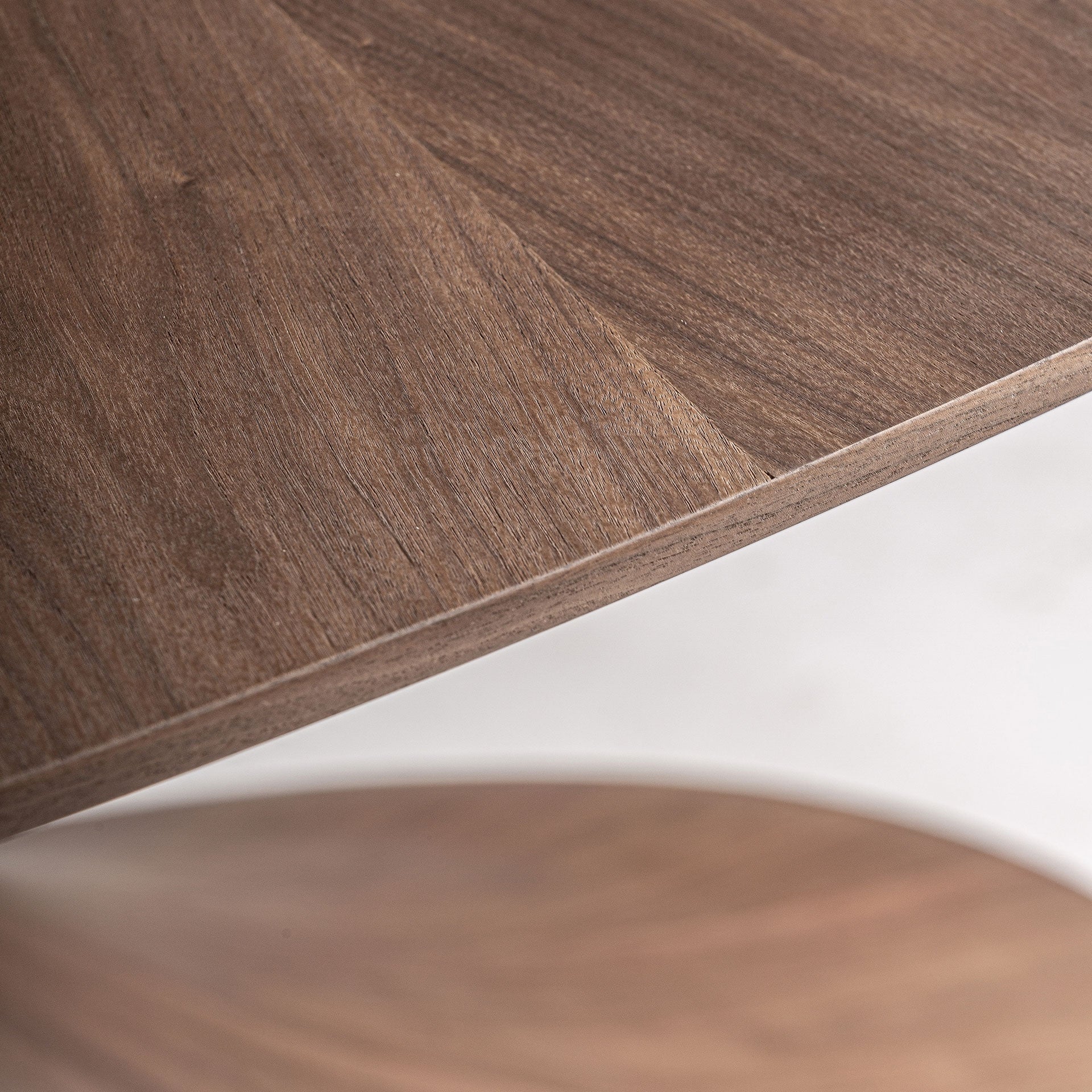 Ovale tafel SITTARD notenhout