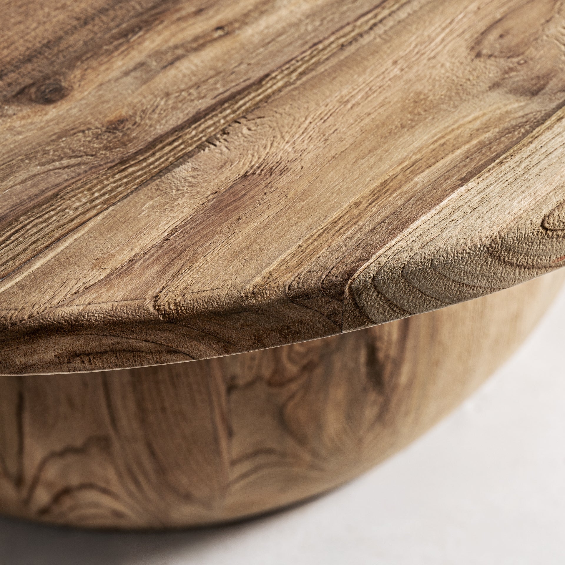 Ronde salontafel ERLOY van gerecycled teak hout