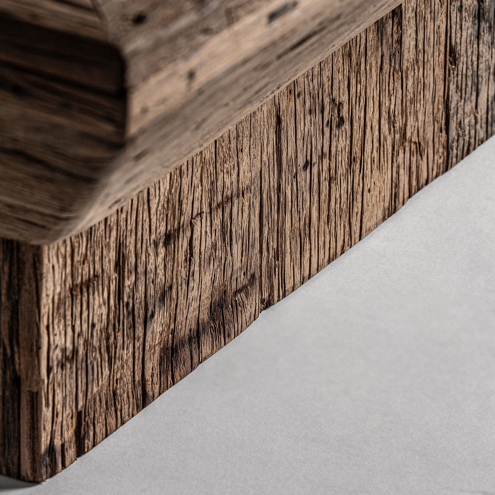 Kaffeetisch SAMSUN aus recyceltem Holz mit Marmorplatte