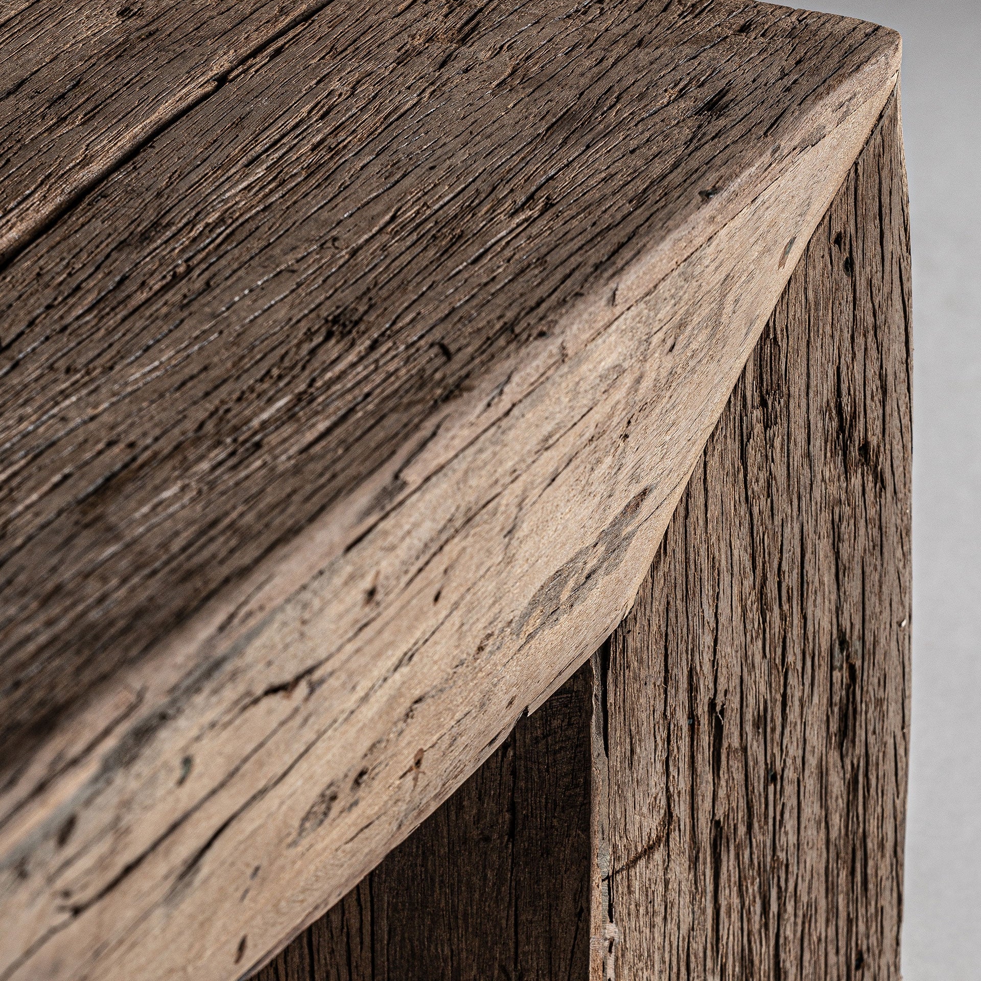 Kaffeetisch SAMSUN aus recyceltem Holz