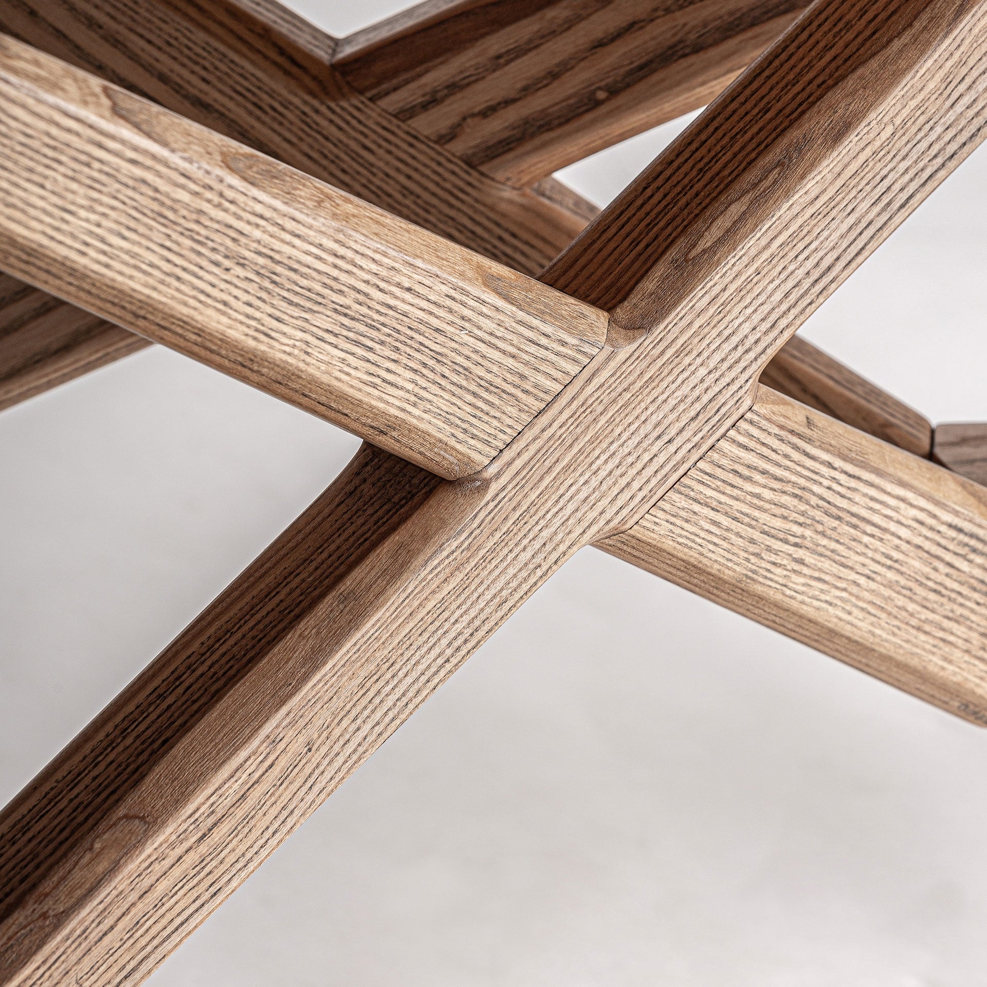 VREBOS Extendable Table in Ash Wood with Veneer